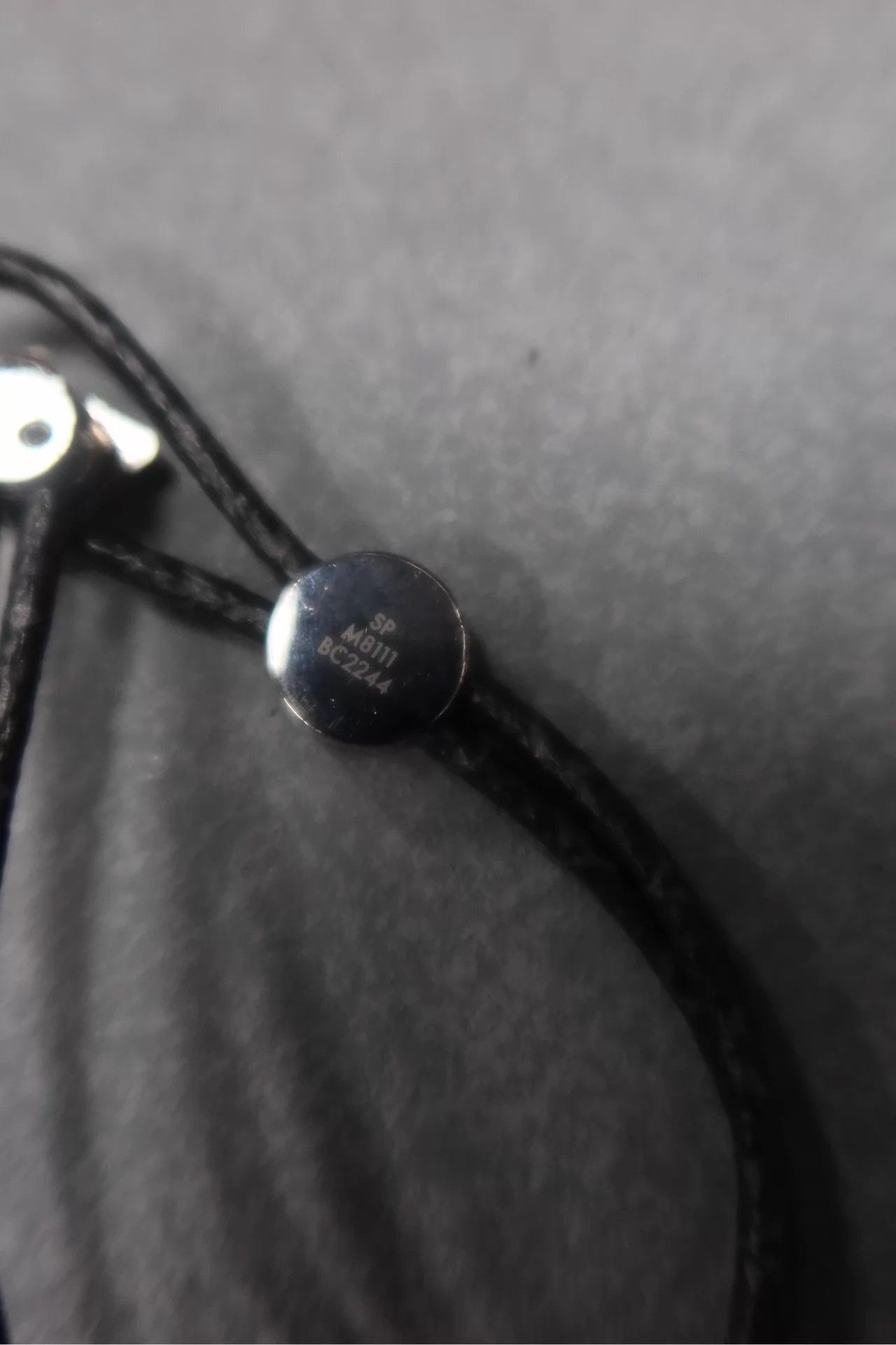 Louis Vuitton Black Leather Loop Accessory with Metal Clasp Size ONE SIZE - 3 Thumbnail