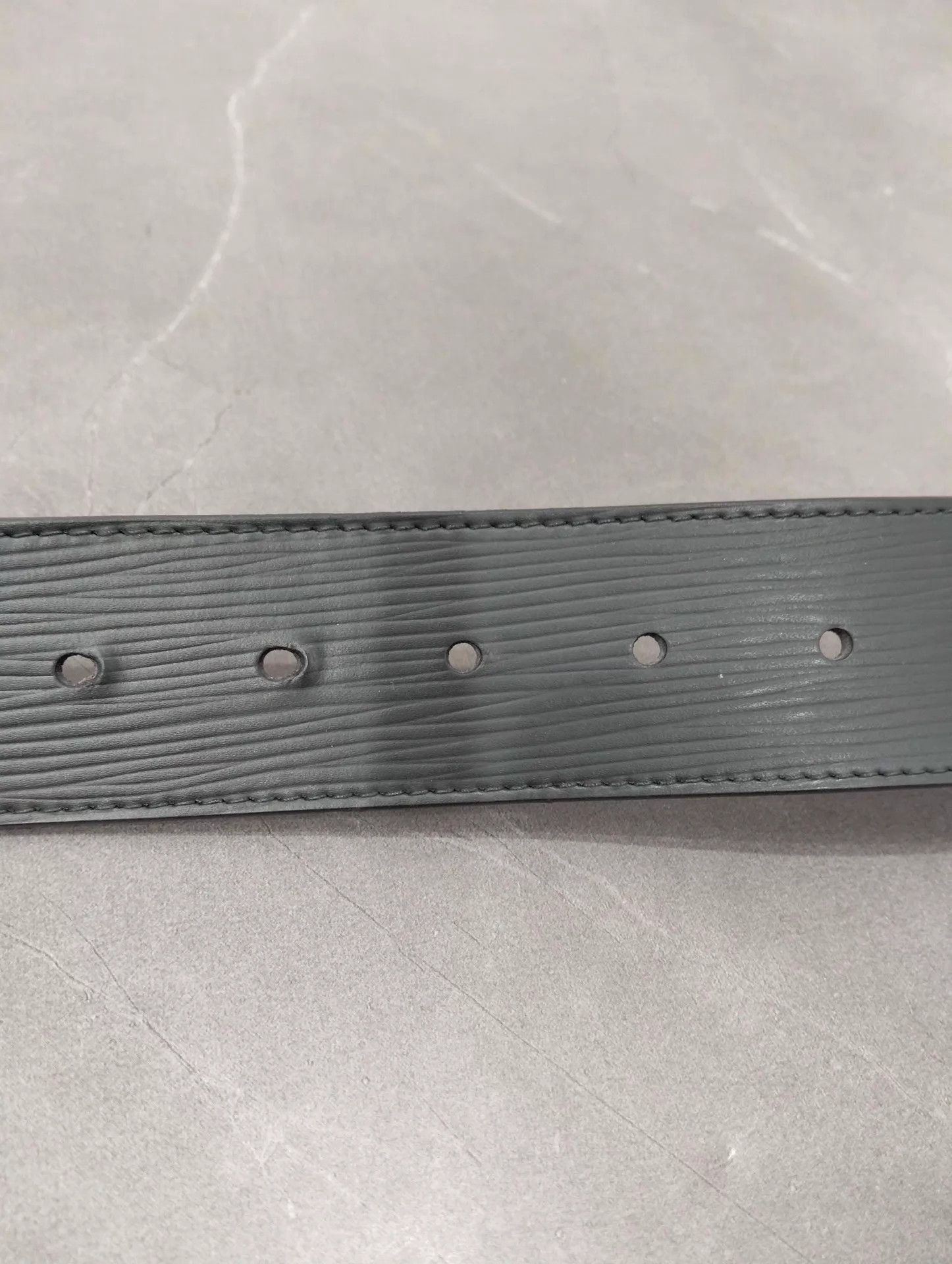 Louis Vuitton Gray Belt with Engraved Buckle Size ONE SIZE - 4 Thumbnail