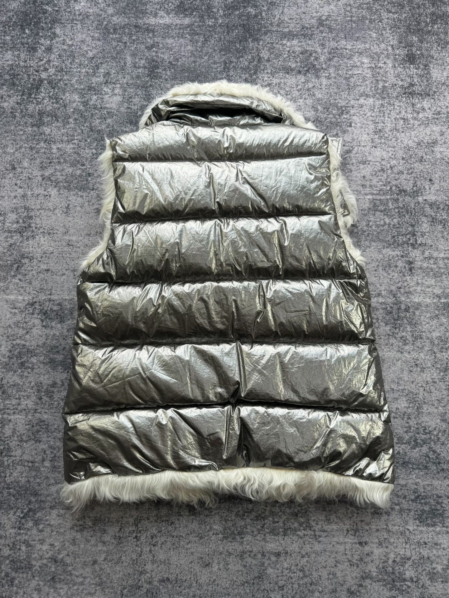 Moncler Moncler KERRIA Silver Teddy Fur Collar Down Vest Size S / US 4 / IT 40 - 2 Thumbnail