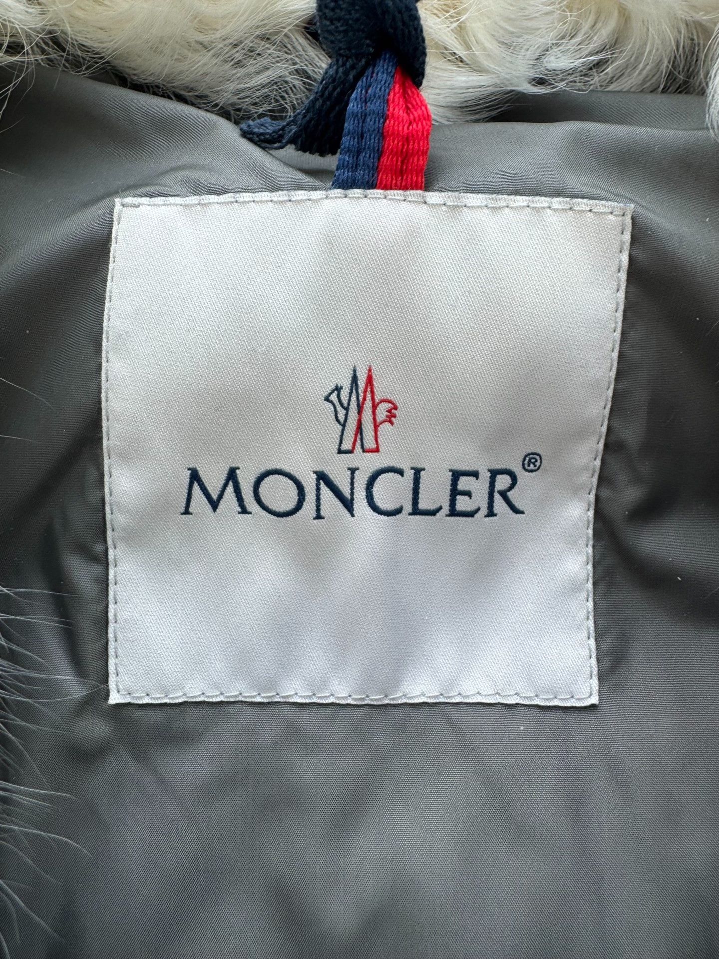 Moncler Moncler KERRIA Silver Teddy Fur Collar Down Vest Size S / US 4 / IT 40 - 3 Thumbnail