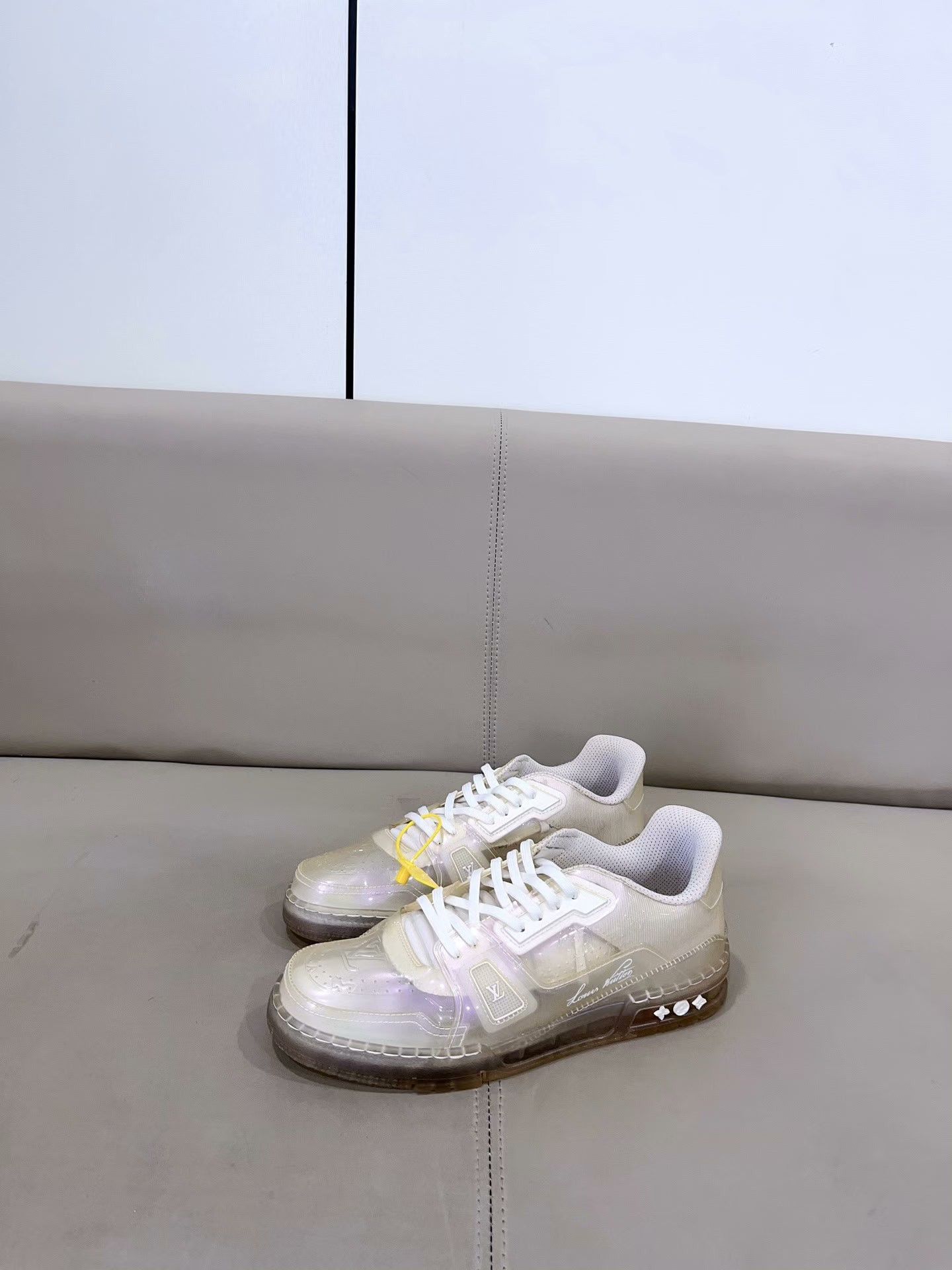 Louis Vuitton Louis Vuitton LV Trainer Transparent Size US 10 / EU 43 - 5 Thumbnail