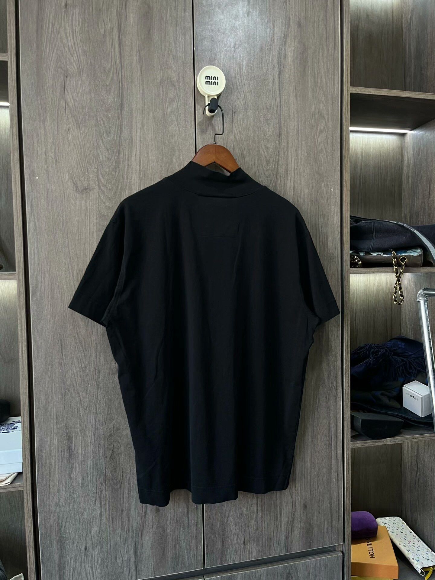Givenchy Givenchy New Logo Embroidered Short-Sleeve Size US XL / EU 56 / 4 - 3 Thumbnail