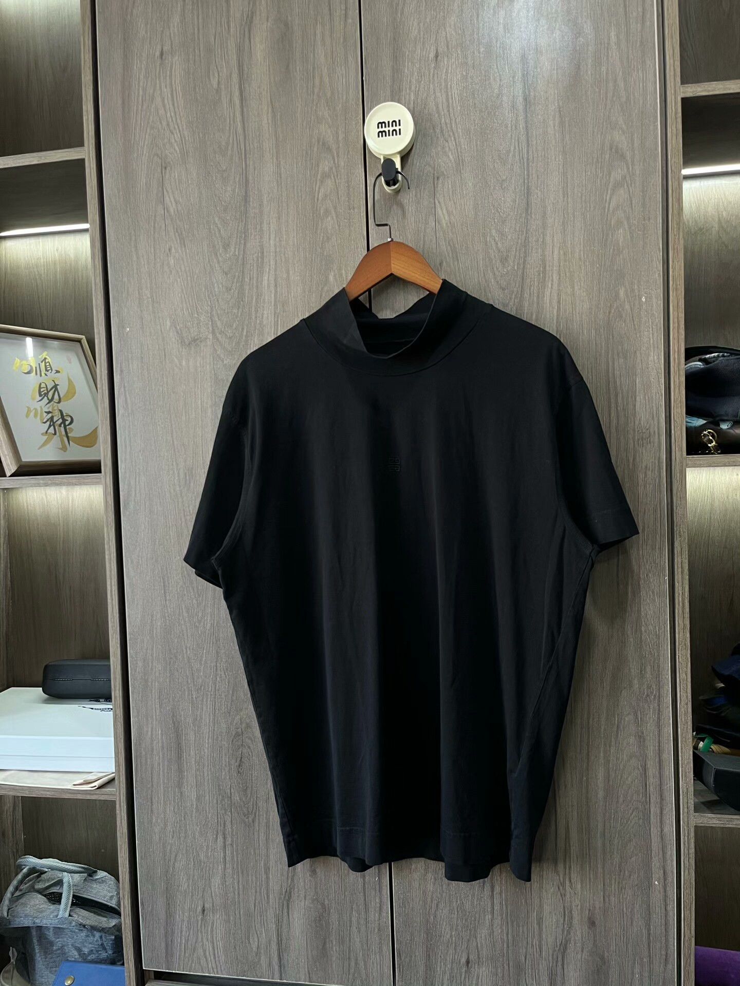 Givenchy Givenchy New Logo Embroidered Short-Sleeve Size US XL / EU 56 / 4 - 4 Thumbnail