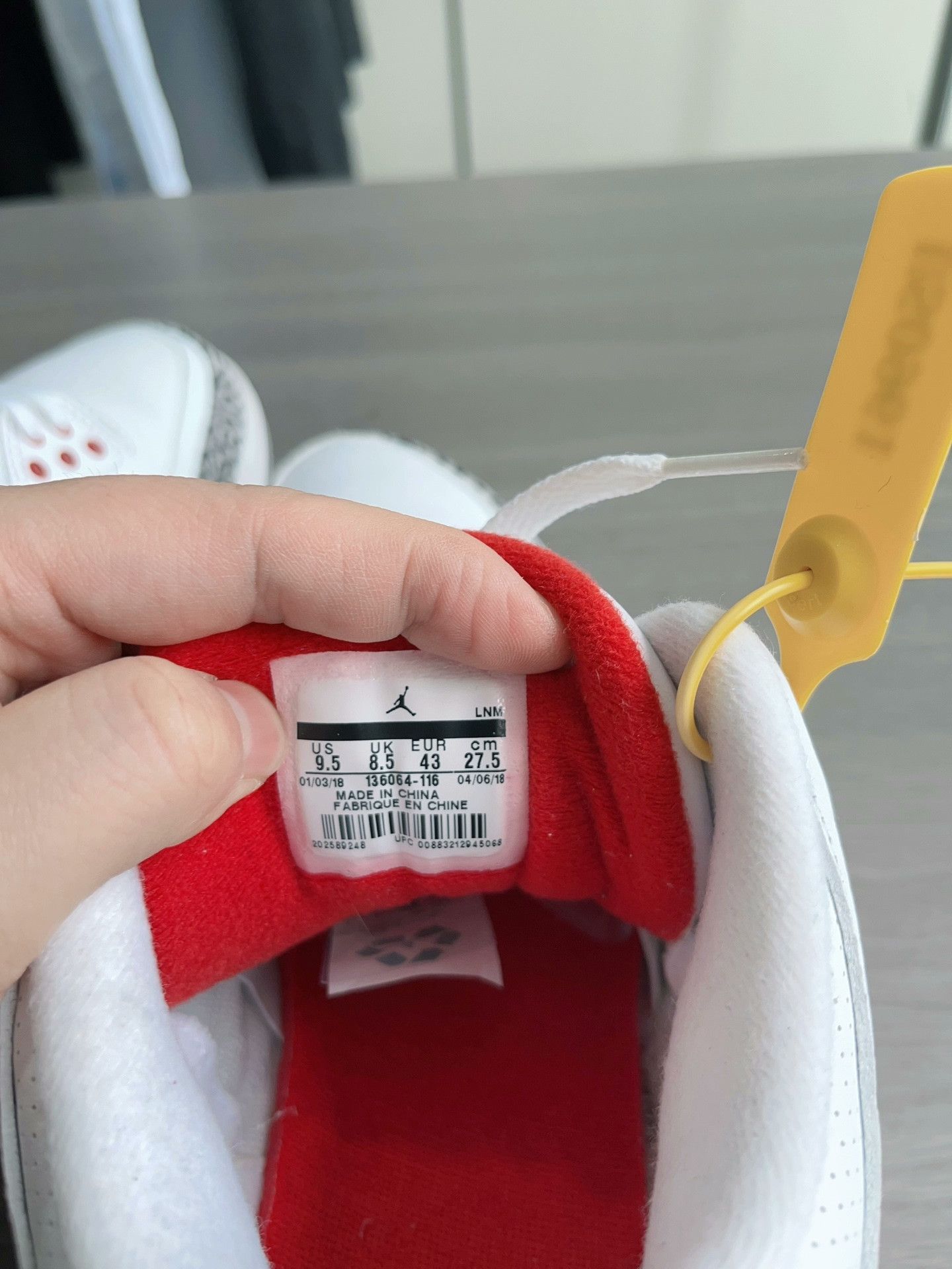 Jordan Brand Air Jordan 3 White Red Size US 10 / EU 43 - 8 Thumbnail