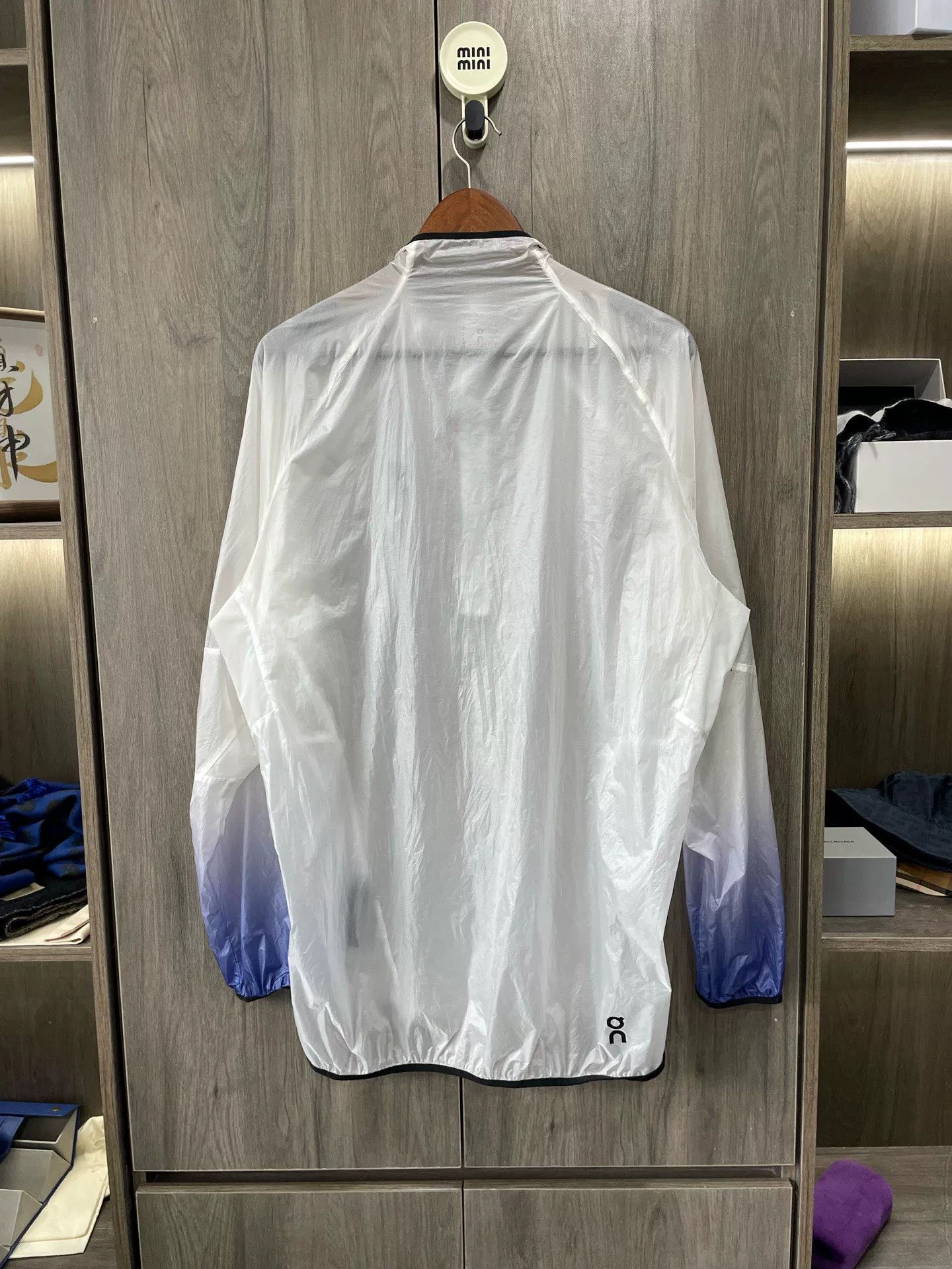 On ON Zero Jacket Running Jacket Size US XL / EU 56 / 4 - 6 Thumbnail