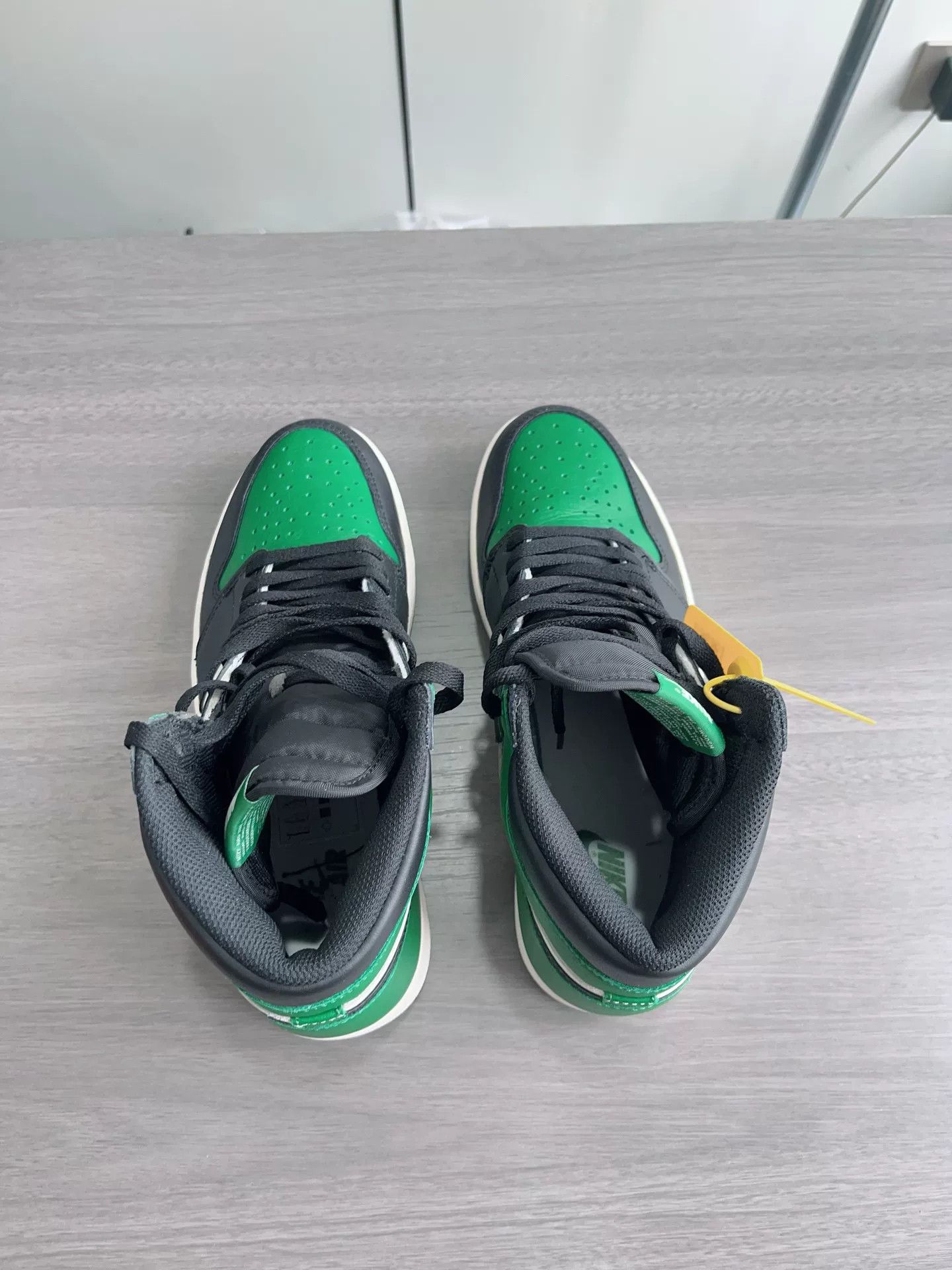 Jordan Brand AJ1 Black Green Toe Size US 10 / EU 43 - 3 Thumbnail