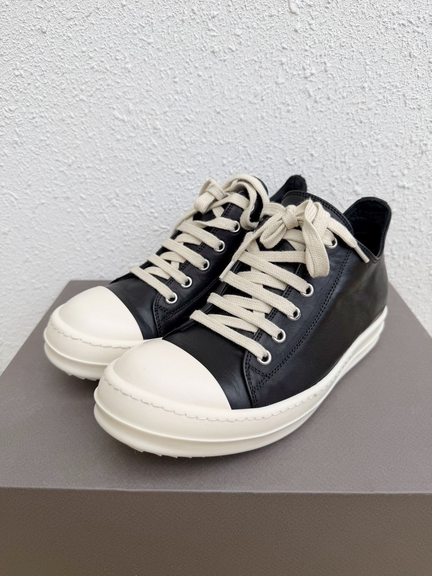 Rick Owens Rick Owens x Converse Women Leather Low-Top Size US 6 / IT 36 - 3 Thumbnail