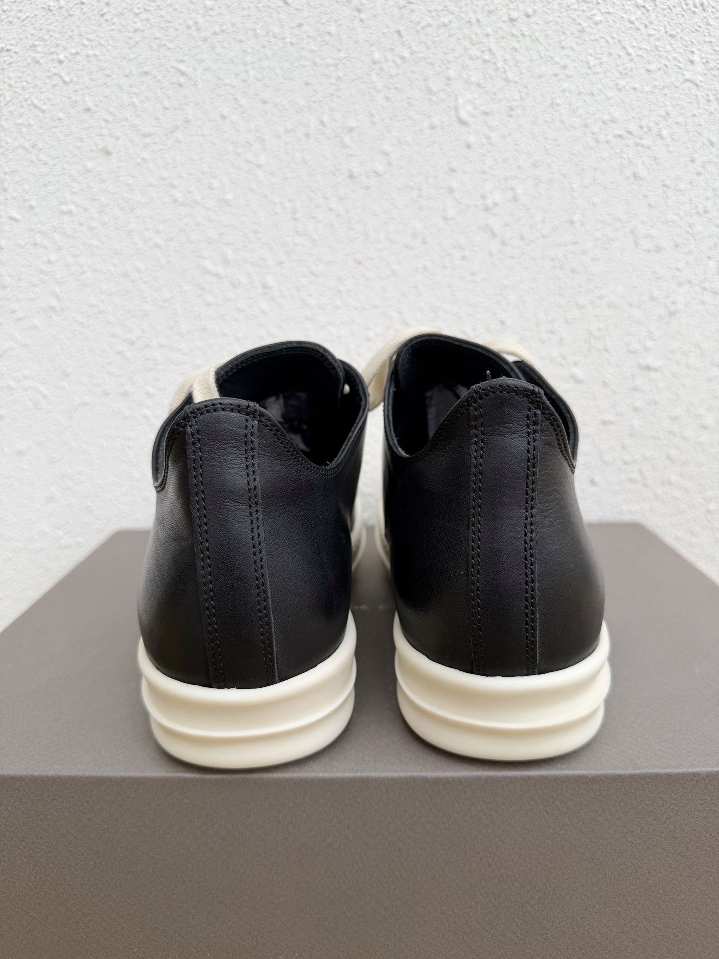Rick Owens Rick Owens x Converse Women Leather Low-Top Size US 6 / IT 36 - 7 Thumbnail