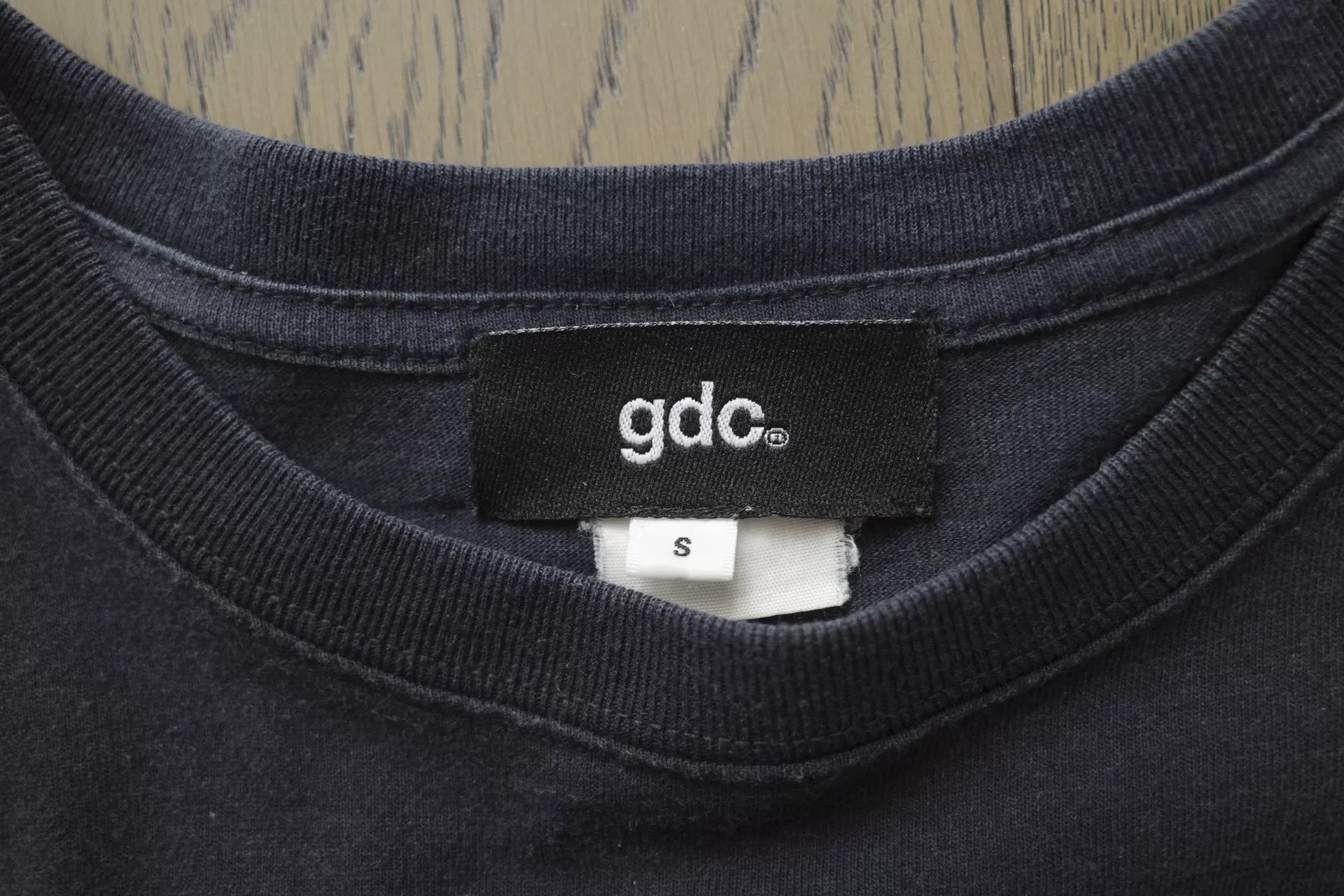 Vintage GDC Archive Vintage 'Perfume' Print Tee Size US S / EU 44-46 / 1 - 5 Thumbnail