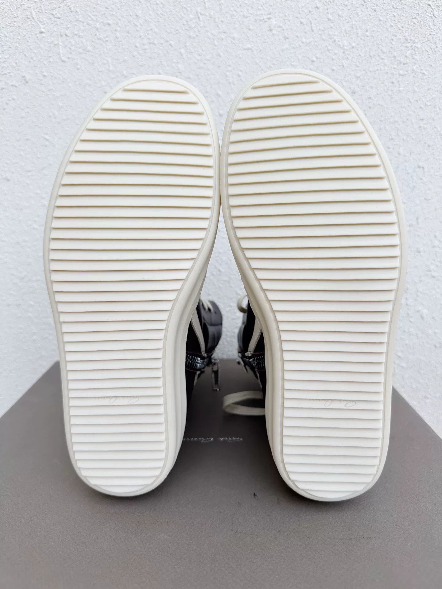 Rick Owens Rick Owens Inverted Triangle Purple White Size US 6 / EU 39 - 6 Thumbnail