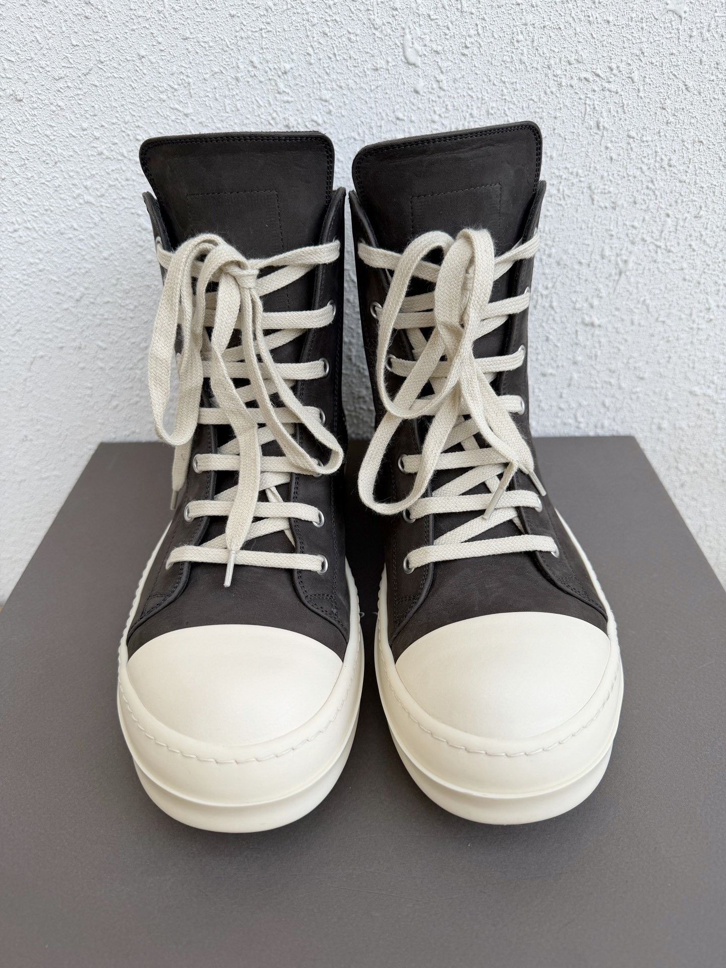 Rick Owens Rick Owens x Converse Gray Suede High-Top Size US 8 / EU 41 - 2 Thumbnail