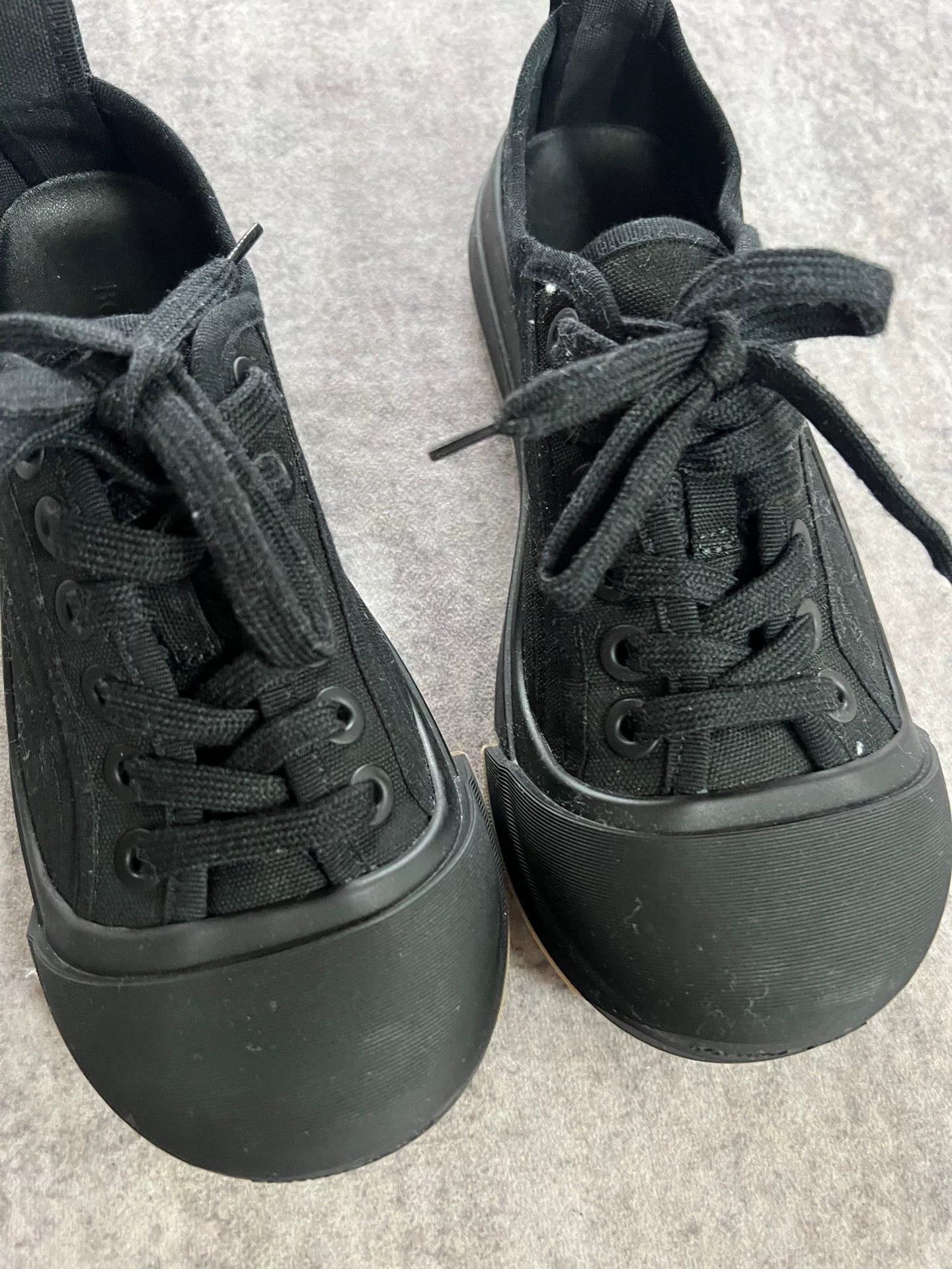 Bottega Veneta Bottega Veneta Round-Toe Canvas Shoes Size US 5 / IT 35 - 2 Thumbnail