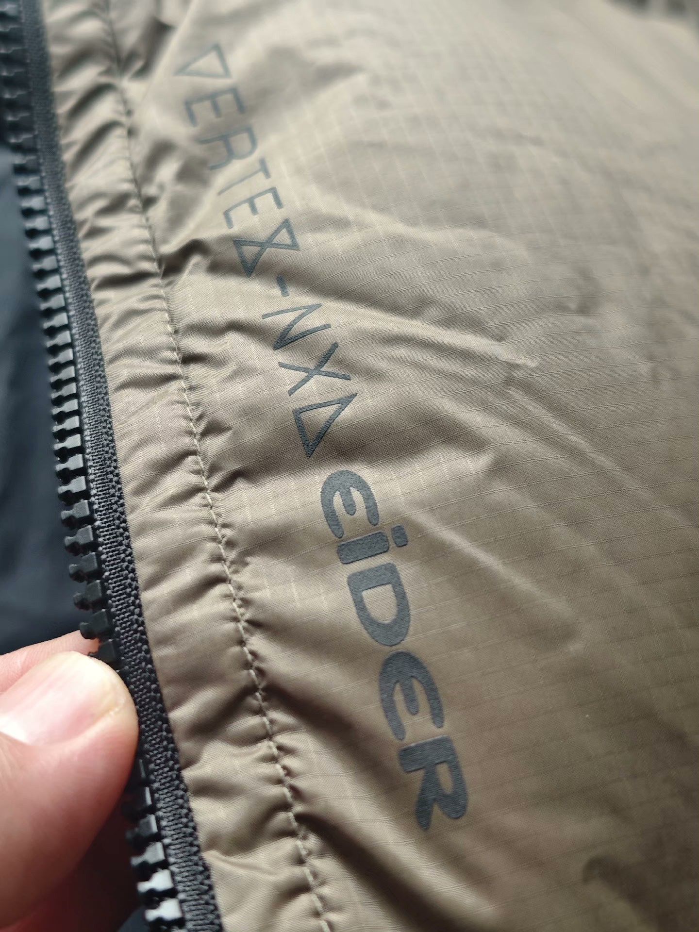 Vintage Co-branded Champagne GTX Down Jacket Size US S / EU 44-46 / 1 - 5 Thumbnail
