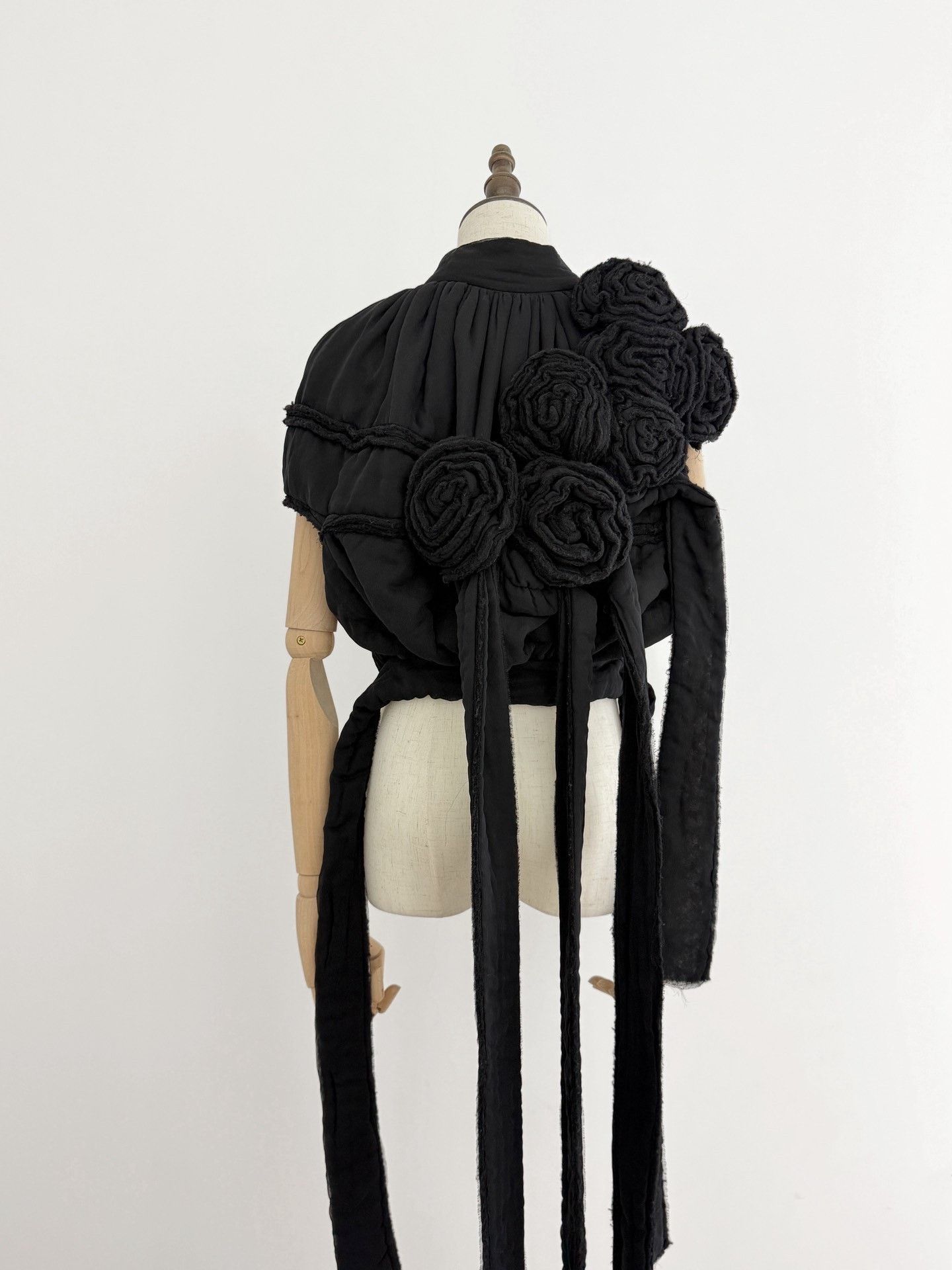Rei Kawakubo Comme des Garçons 3D Rose Cocoon Jacket Size M / US 6-8 / IT 42-44 - 5 Thumbnail
