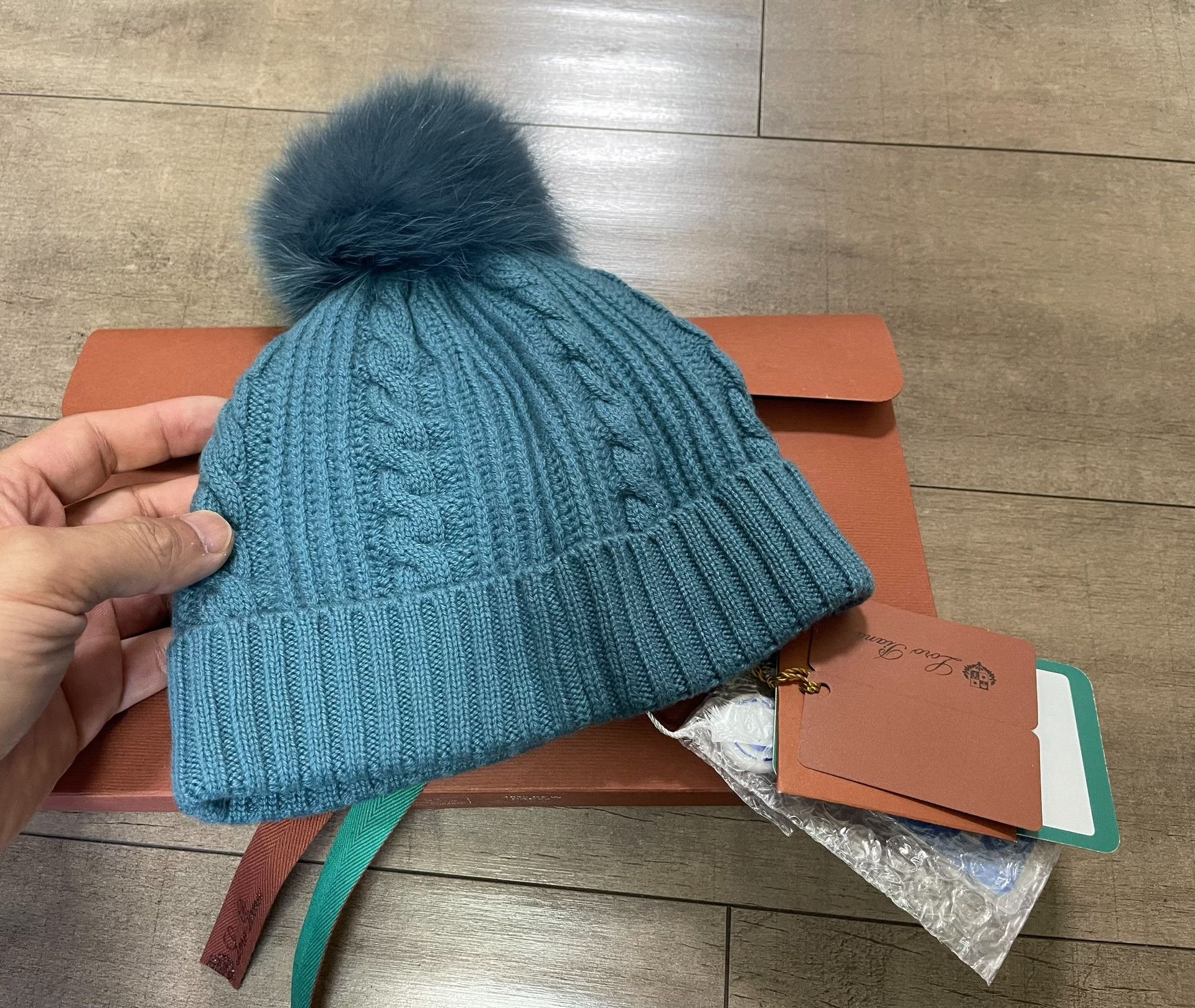 Loro Piana Loro Piana Blue Cable Knit Cashmere Hat Size ONE SIZE - 2 Thumbnail