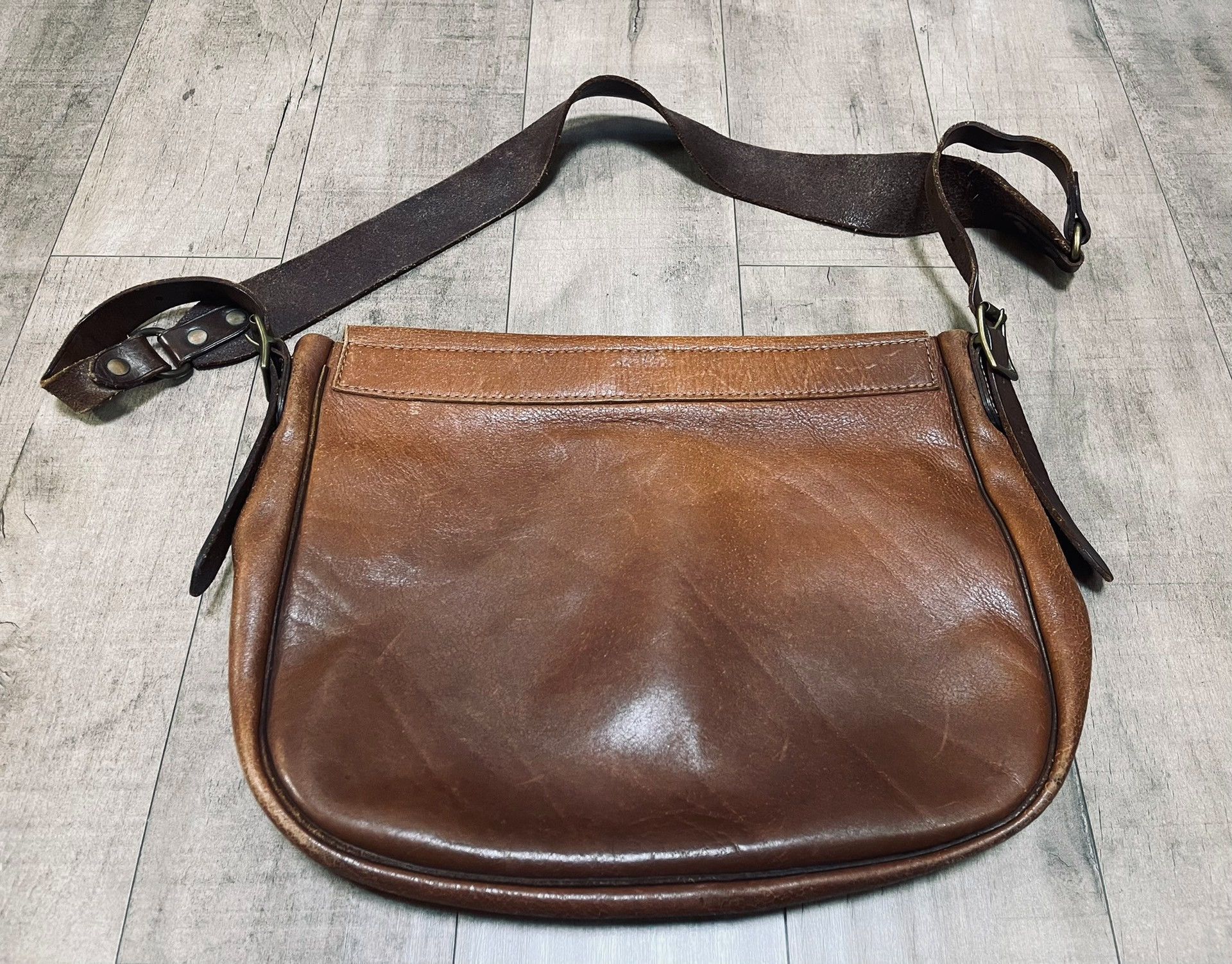 RRL Ralph Lauren RRL Classic Crackle Leather Messenger Bag Size ONE SIZE - 6 Thumbnail