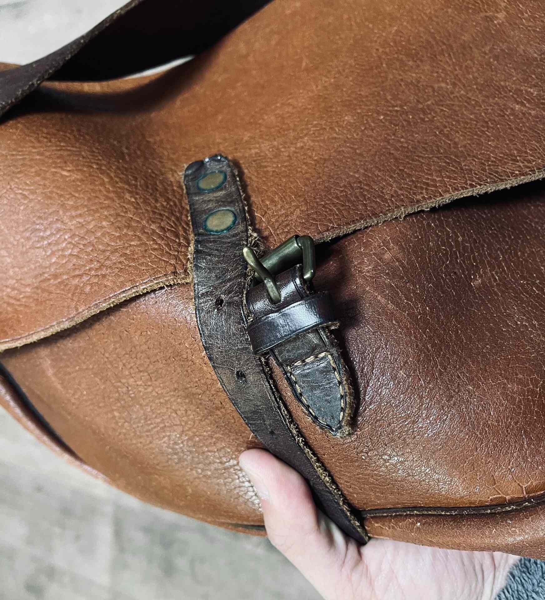 RRL Ralph Lauren RRL Classic Crackle Leather Messenger Bag Size ONE SIZE - 8 Thumbnail
