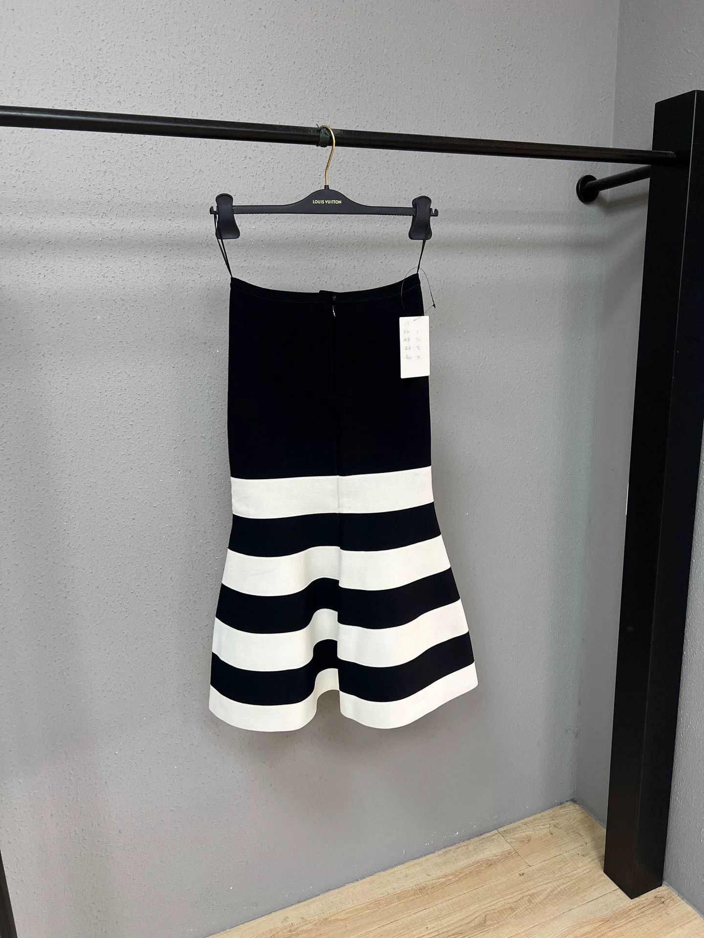 Victoria Beckham Victoria Beckham Black and White Dress Size S / US 4 / IT 40 - 2 Thumbnail