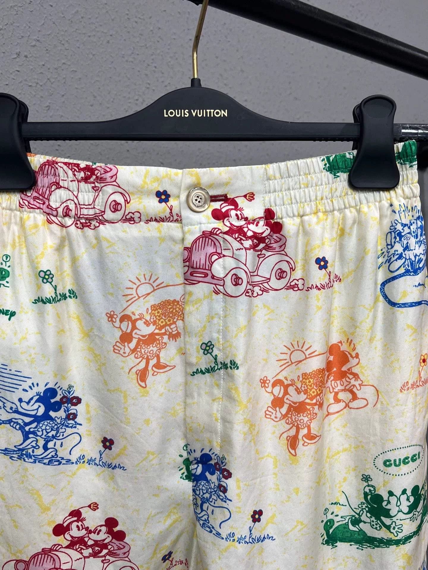 Gucci Gucci Silk Disney Shorts Size 38" / US 16 / IT 52 - 3 Thumbnail