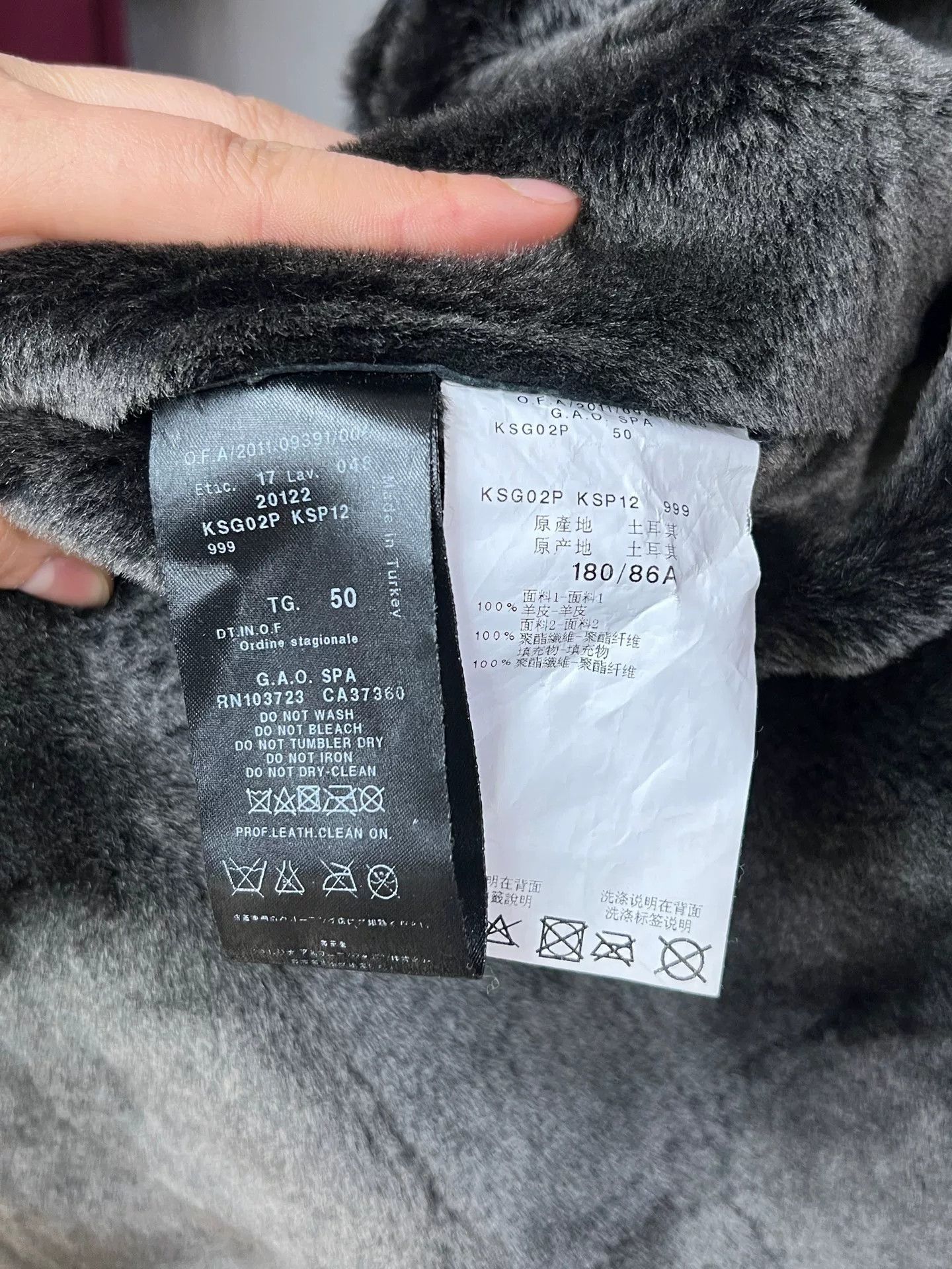 Giorgio Armani Giorgio Armani Spliced Fur Leather Size US M / EU 48-50 / 2 - 7 Thumbnail