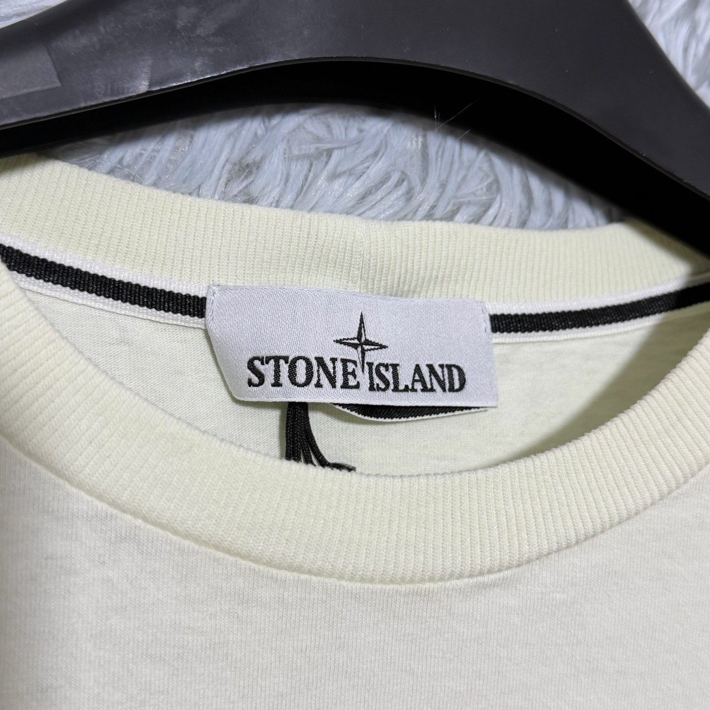 Stone Island Stone Island Embroidered Logo T-Shirt Size US L / EU 52-54 / 3 - 5 Thumbnail