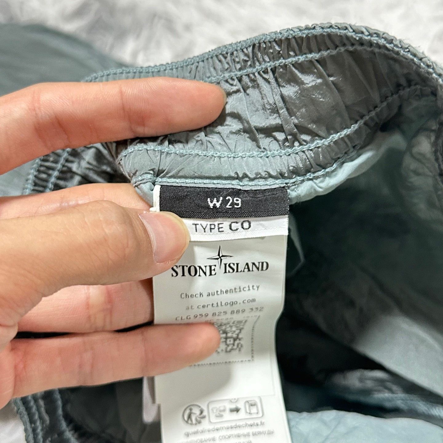 Stone Island Stone Island Metal Nylon Cargo Shorts Size US 29 - 5 Thumbnail