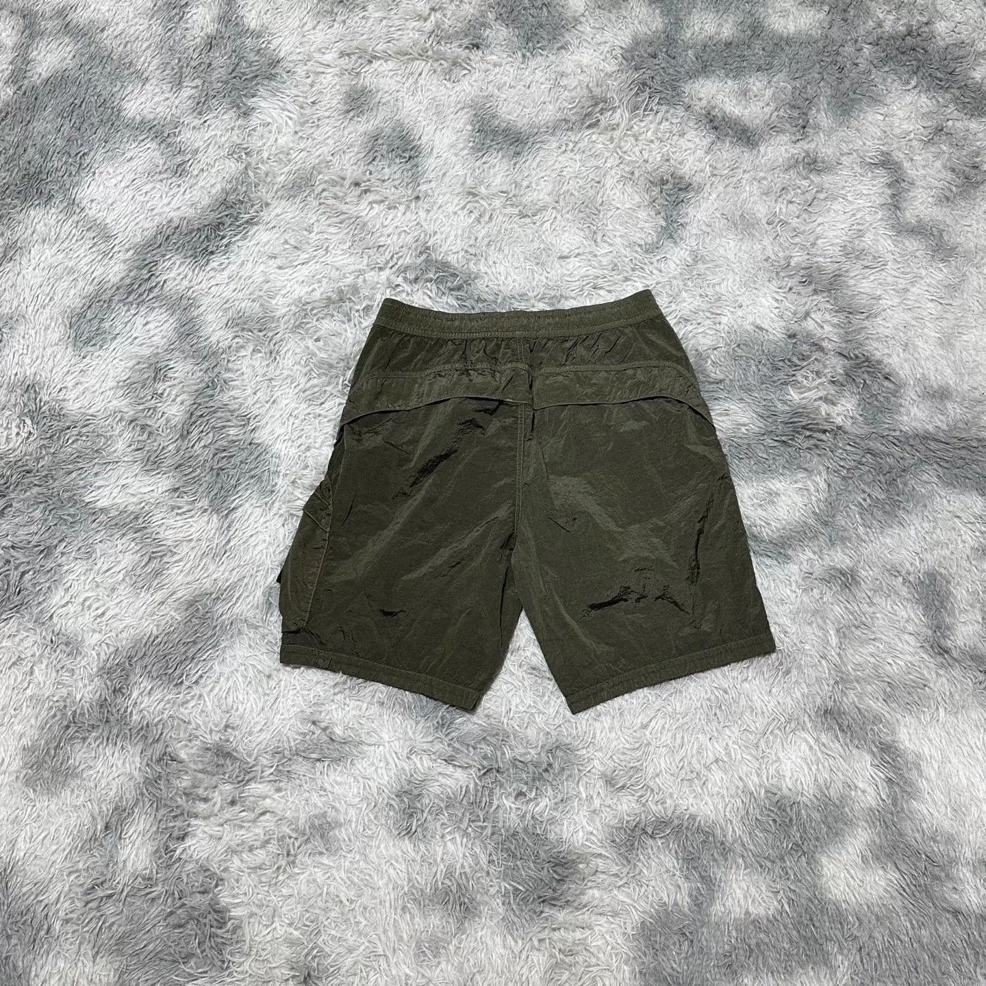 Stone Island Stone Island 25SS Metal Nylon Shorts Size US 30 / EU 46 - 2 Thumbnail