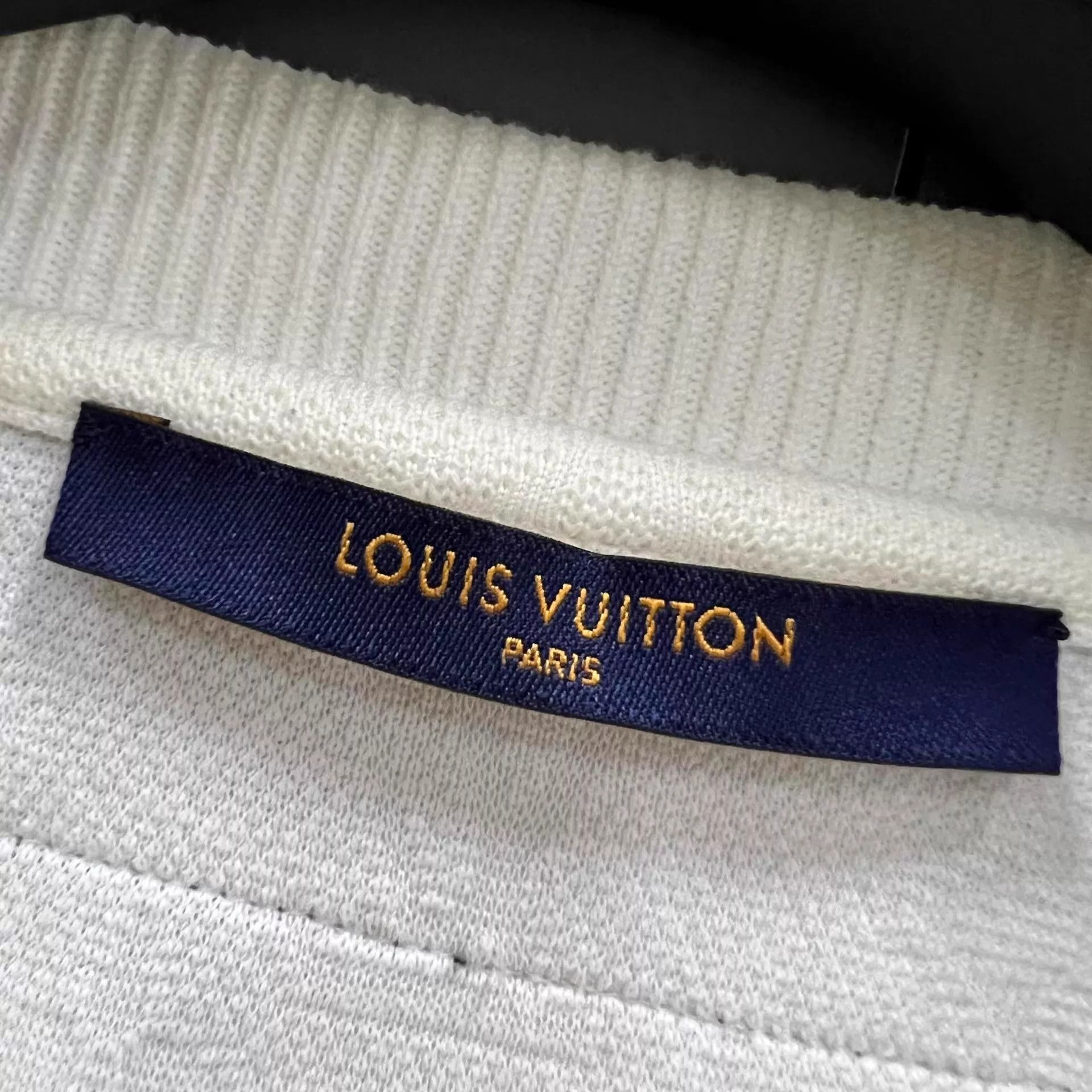 Louis Vuitton White Short Sleeve Shirt with Stuffed Toy Accent Size US L / EU 52-54 / 3 - 2 Thumbnail