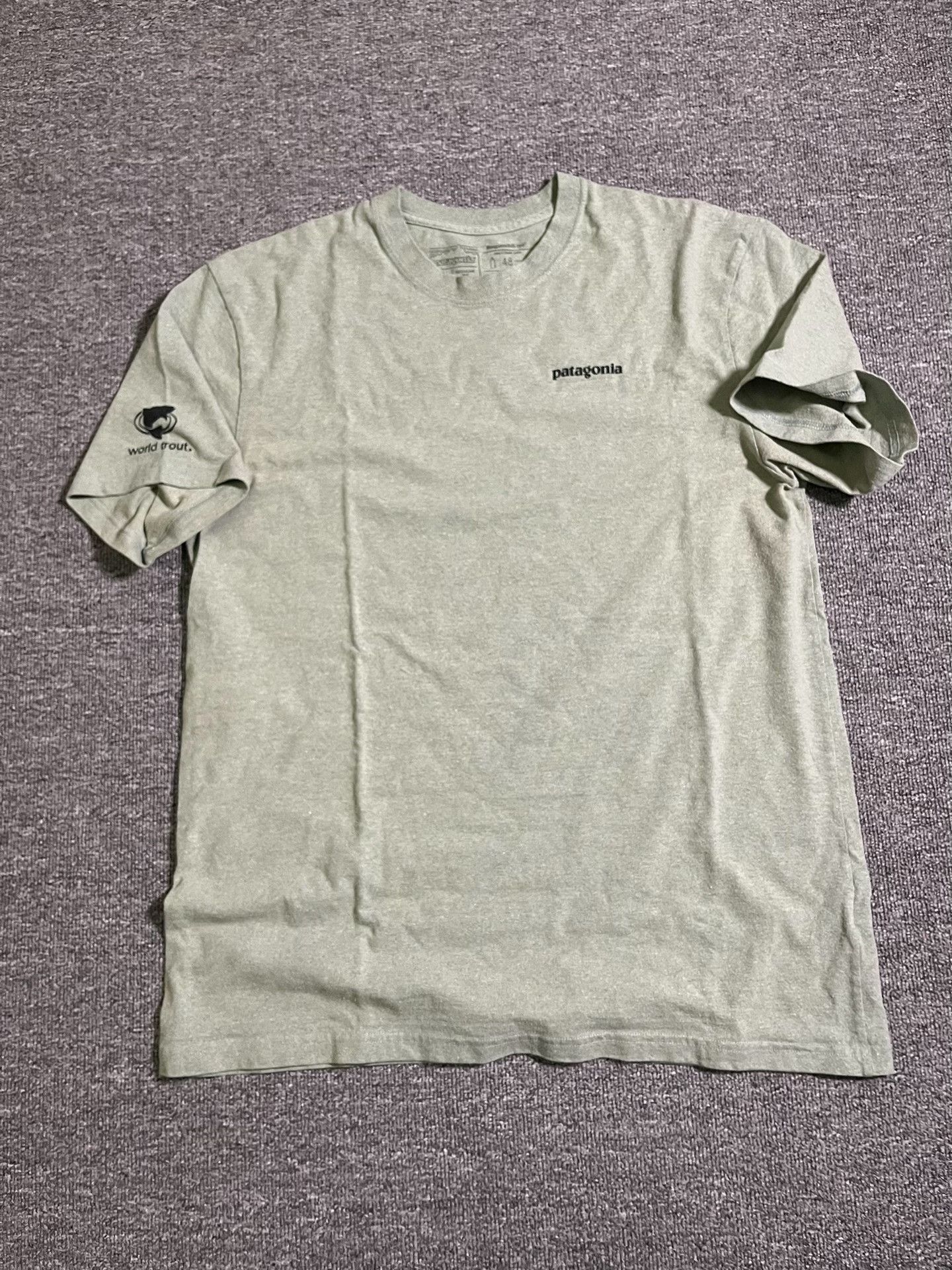 Patagonia Patagonia Men's Trout Responsibili-Tee Size US M / EU 48-50 / 2 - 8 Thumbnail