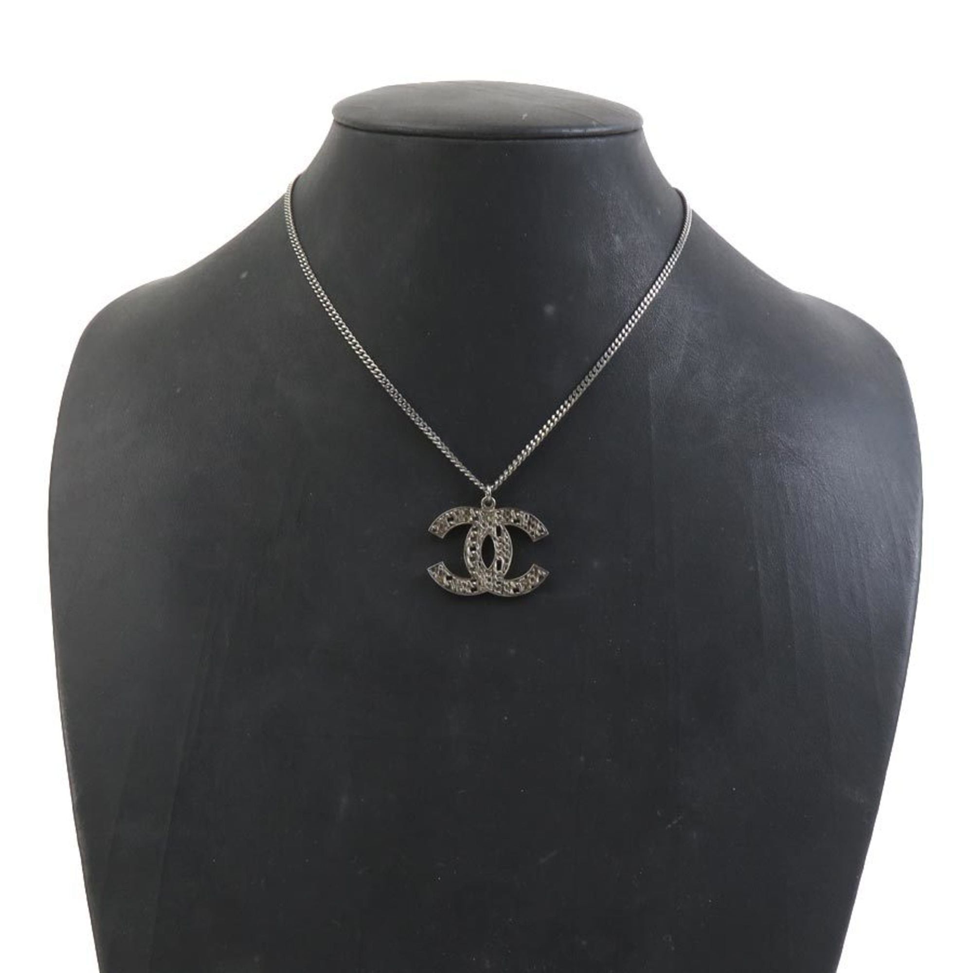 Chanel Chanel Coco Mark Metal Gunmetal Necklace for Women, Free Shipping, e61586a Size ONE SIZE - 11 Thumbnail