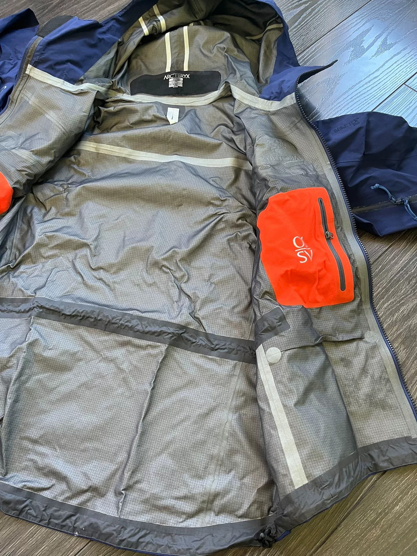 Arc'teryx Arcteryx Alpha SV Jacket Size US M / EU 48-50 / 2 - 5 Thumbnail