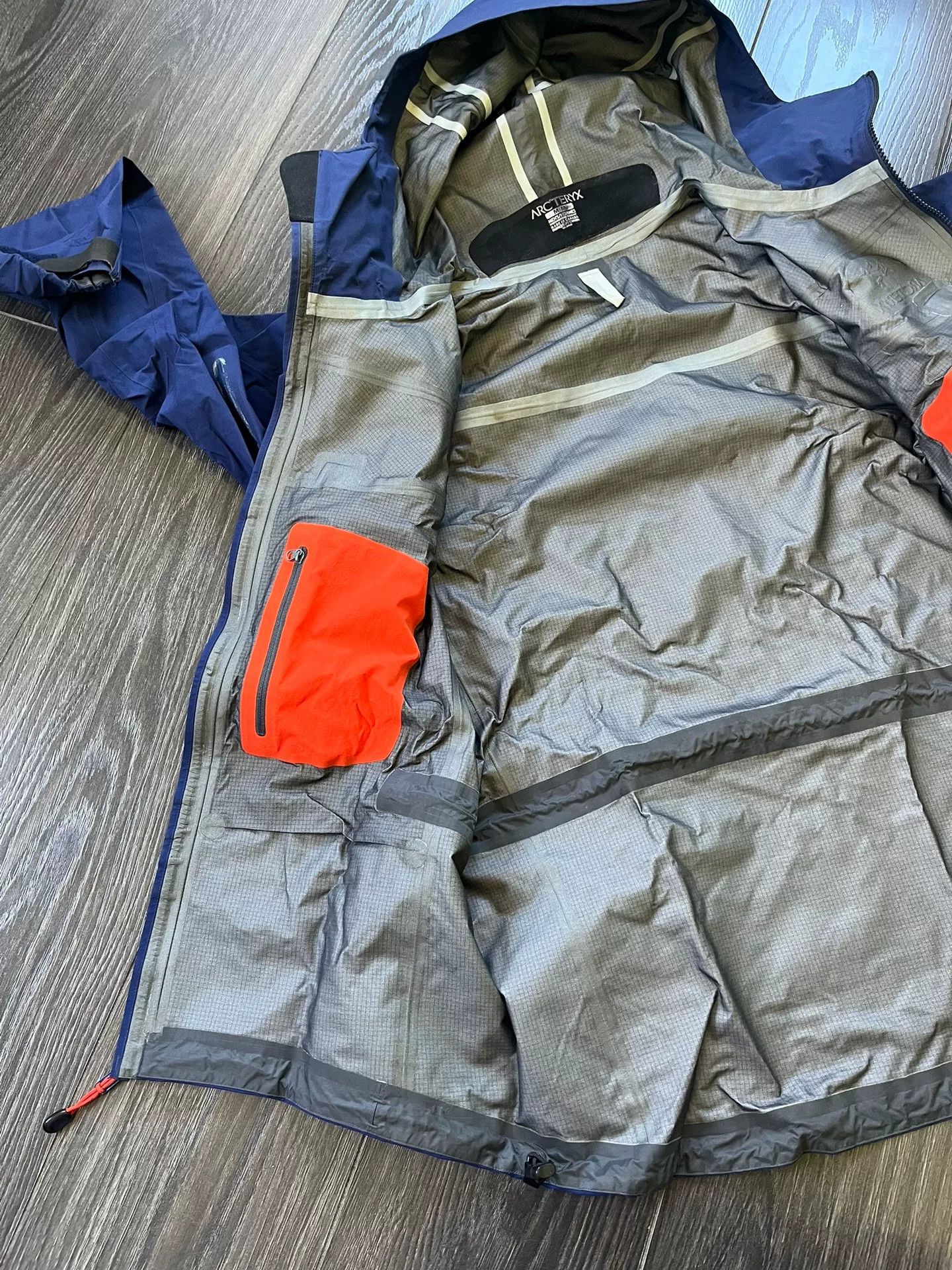 Arc'teryx Arcteryx Alpha SV Jacket Size US M / EU 48-50 / 2 - 4 Thumbnail