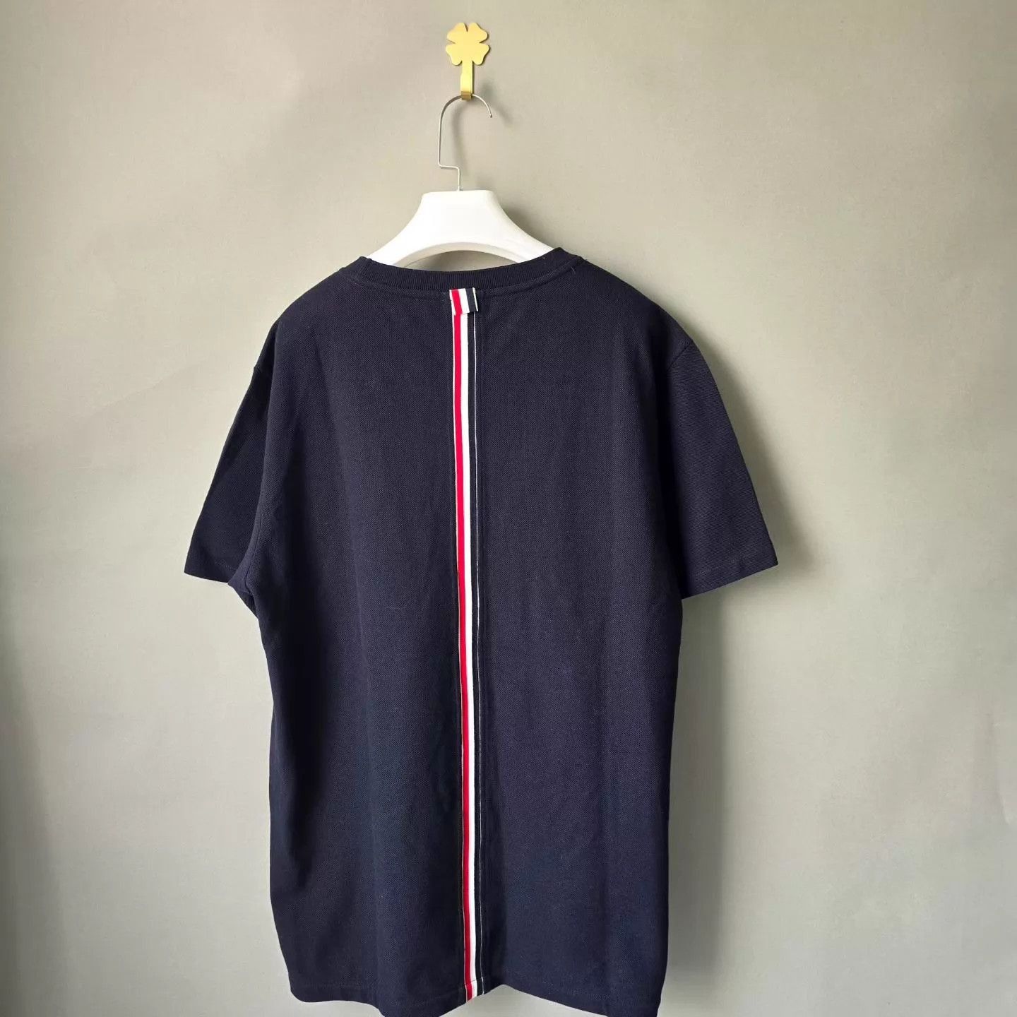 Thom Browne Black Short-Sleeve Crewneck Shirt Size US XL / EU 56 / 4 - 2 Thumbnail