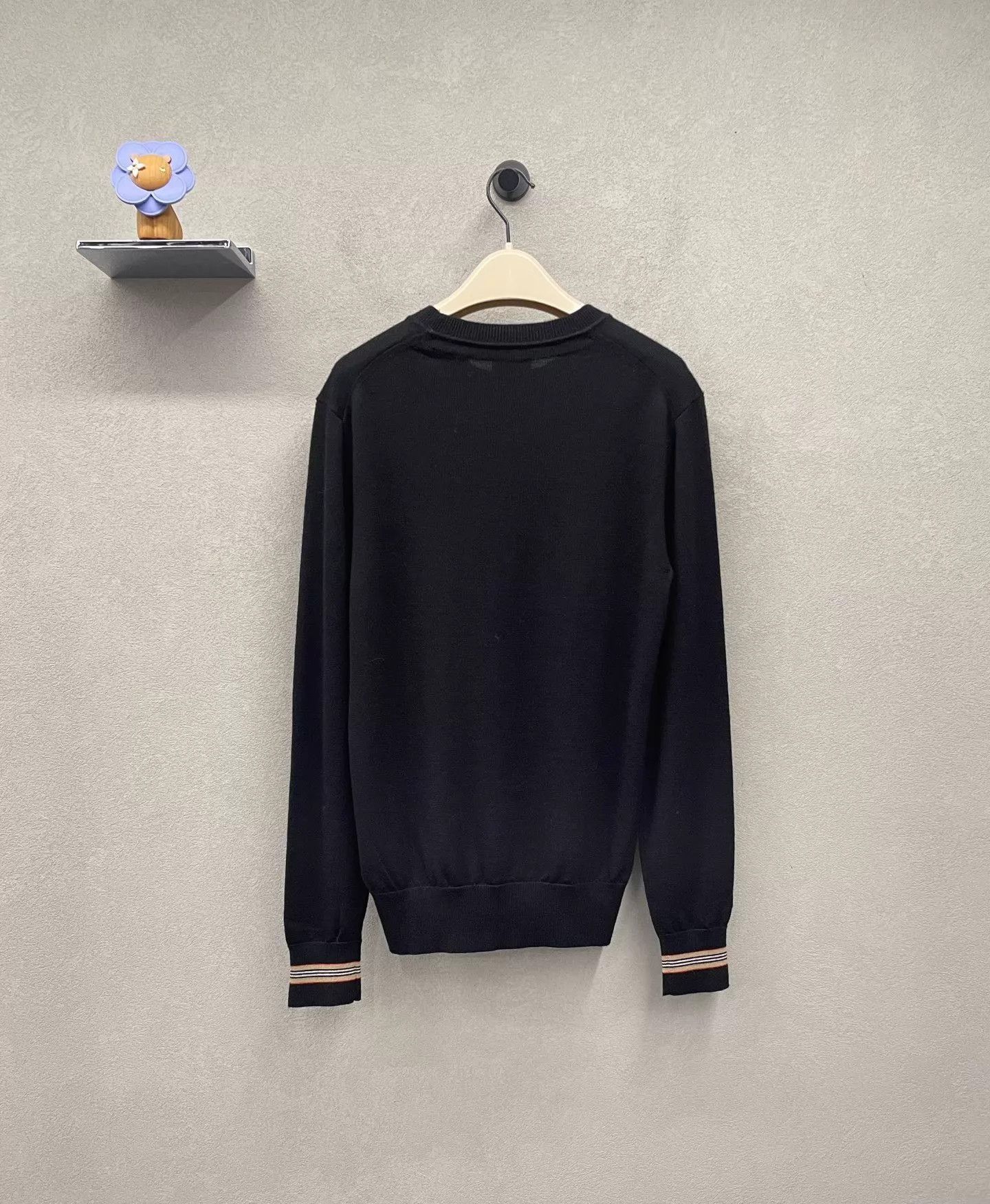 Burberry Black Long-Sleeve Crew Neck Sweatshirt Size US S / EU 44-46 / 1 - 2 Thumbnail