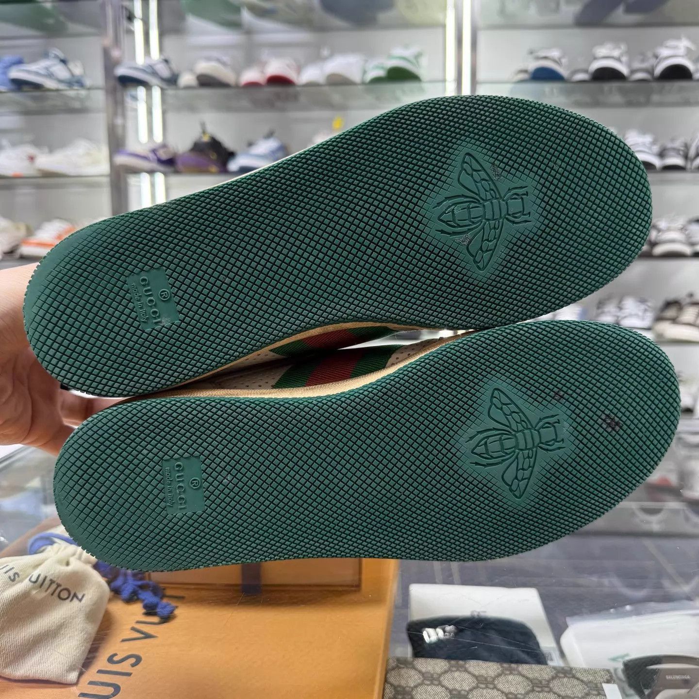 Gucci Multi Color Low-Top Sneakers Size 7 Size US 7 / EU 40 - 7 Thumbnail