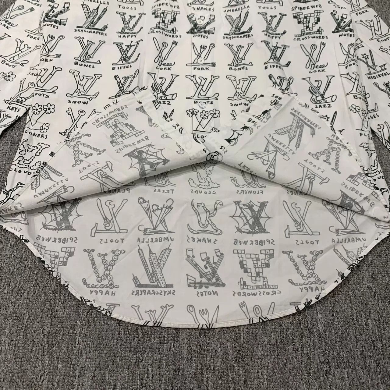 Louis Vuitton Multi-Print Long Sleeve Button-Up Shirt Size US S / EU 44-46 / 1 - 7 Thumbnail