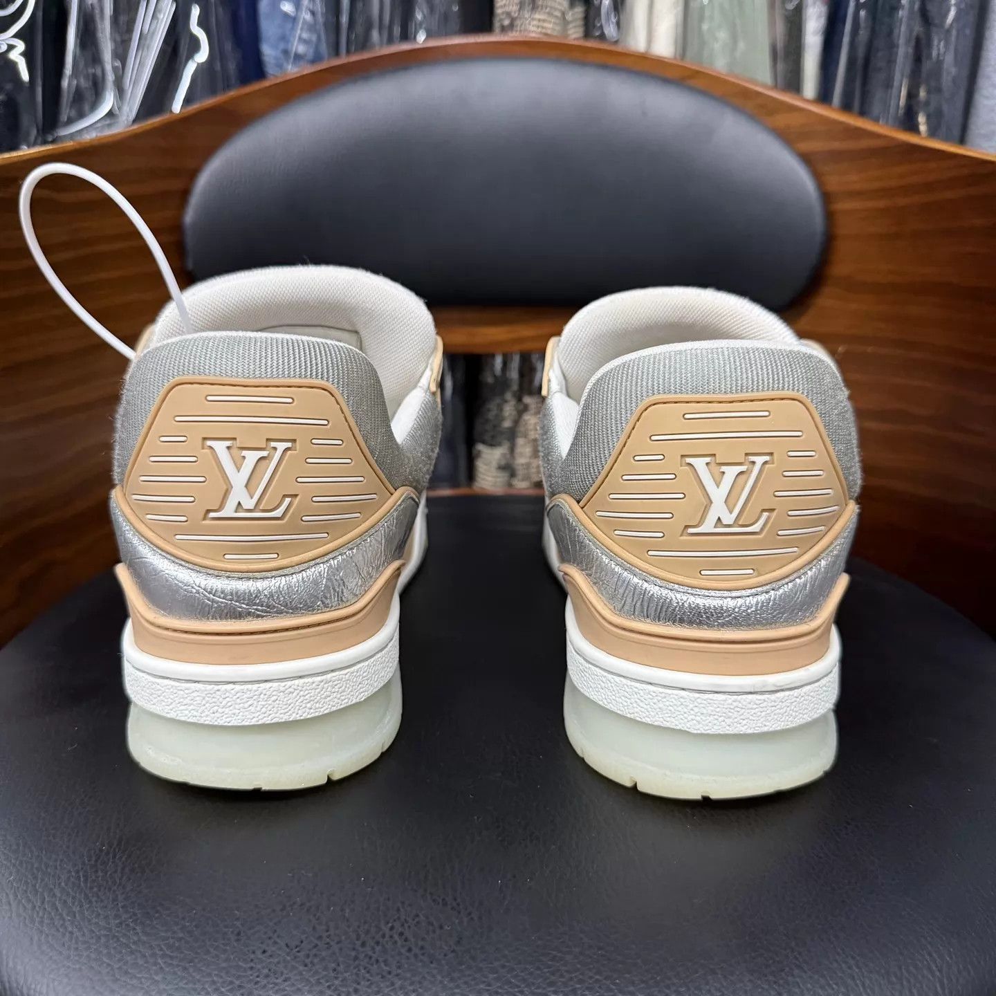 Louis Vuitton Silver Low-Top Sneakers Size 8 Size US 8 / EU 41 - 3 Thumbnail