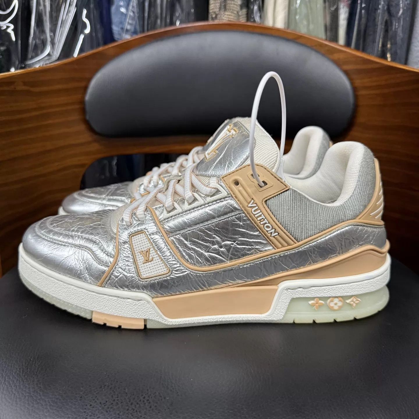 Louis Vuitton Silver Low-Top Sneakers Size 8 Size US 8 / EU 41 - 6 Thumbnail