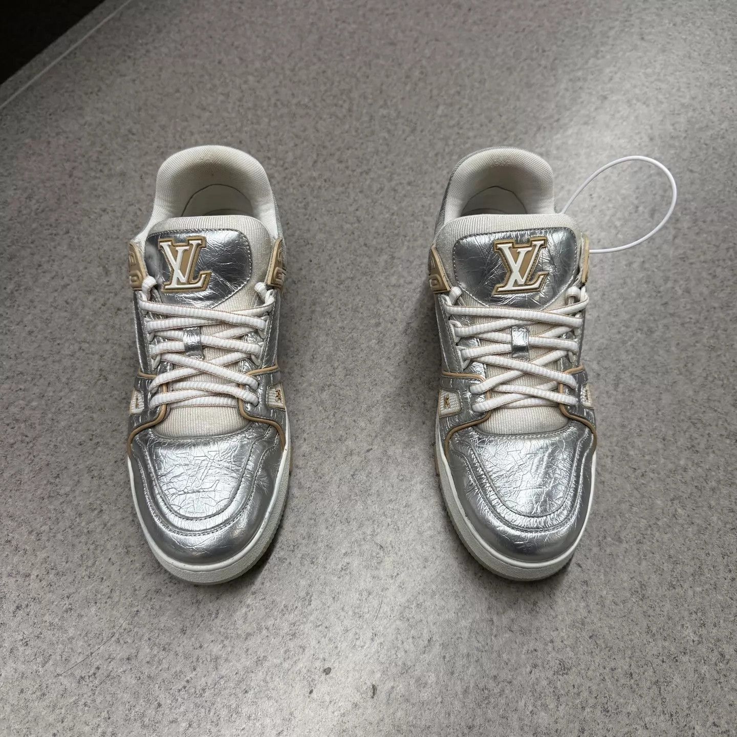 Louis Vuitton Silver Low-Top Sneakers Size 8 Size US 8 / EU 41 - 5 Thumbnail