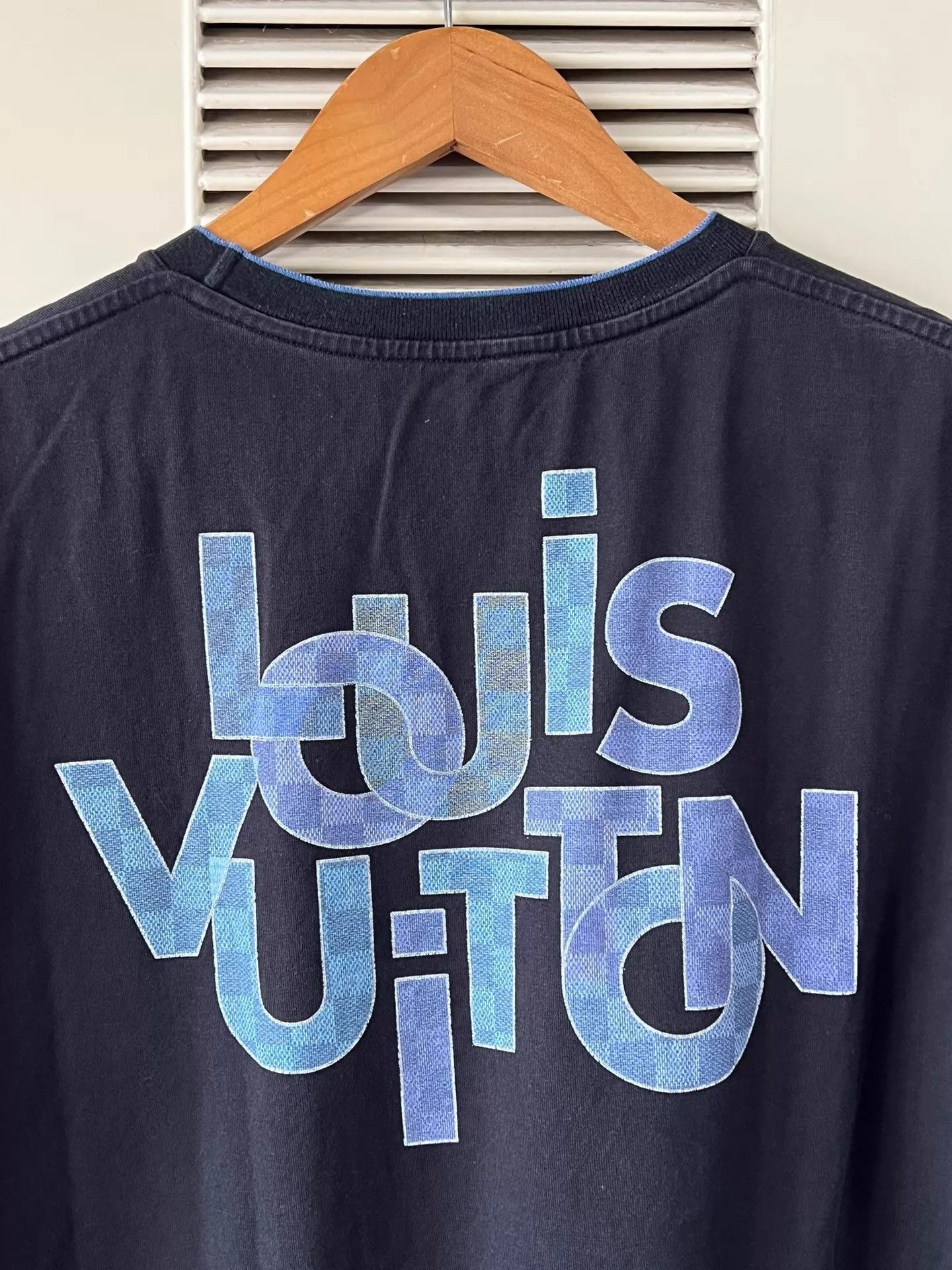 Louis Vuitton Black Short-Sleeve Graphic Tee Size US L / EU 52-54 / 3 - 6 Thumbnail