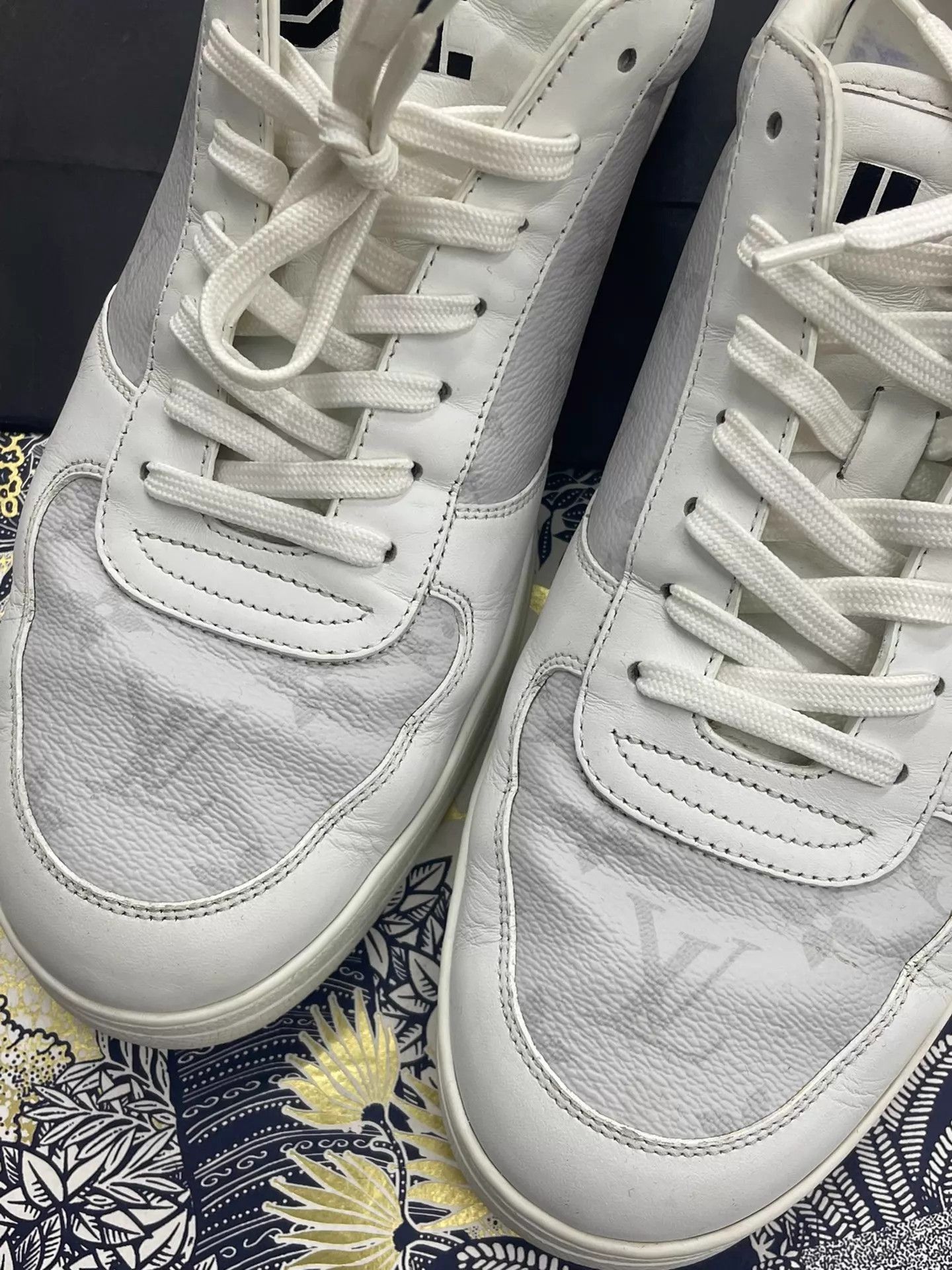 Louis Vuitton White Low-Top Sneakers Size 9 Size US 9 / EU 42 - 2 Thumbnail