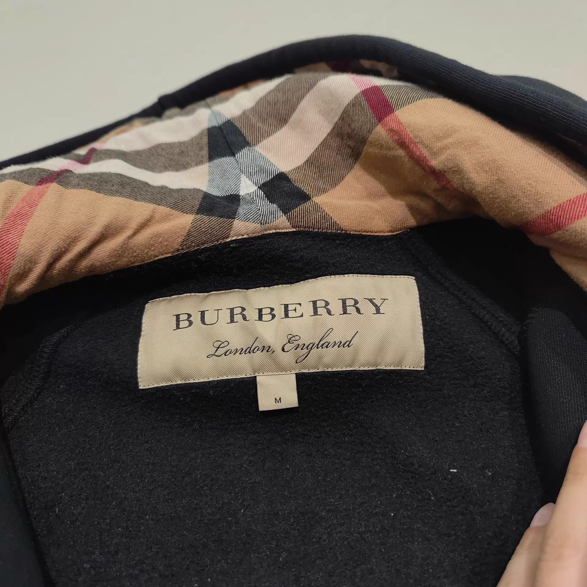 Burberry Black Zip-Up Hoodie with Check Lining, Size M Size US M / EU 48-50 / 2 - 3 Thumbnail