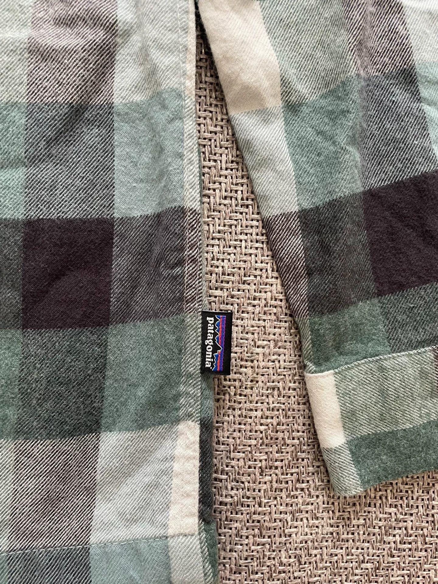 Patagonia Patagonia Men's Middle Weight Fjord Flannel Size US M / EU 48-50 / 2 - 2 Thumbnail