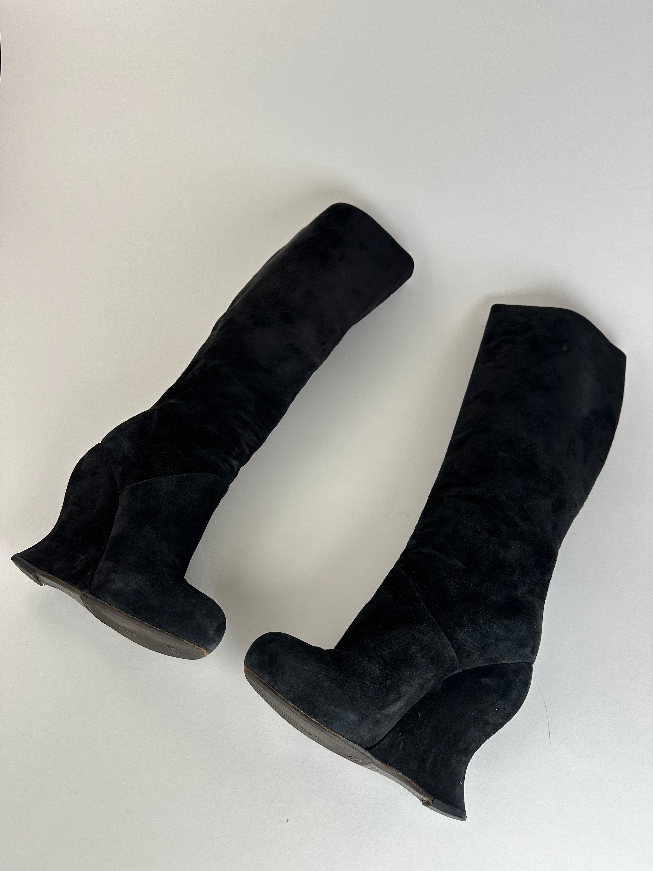 Bottega Veneta Vintage Suede Boots Black EU37,5 Size US 6.5 / IT 36.5 - 2 Thumbnail