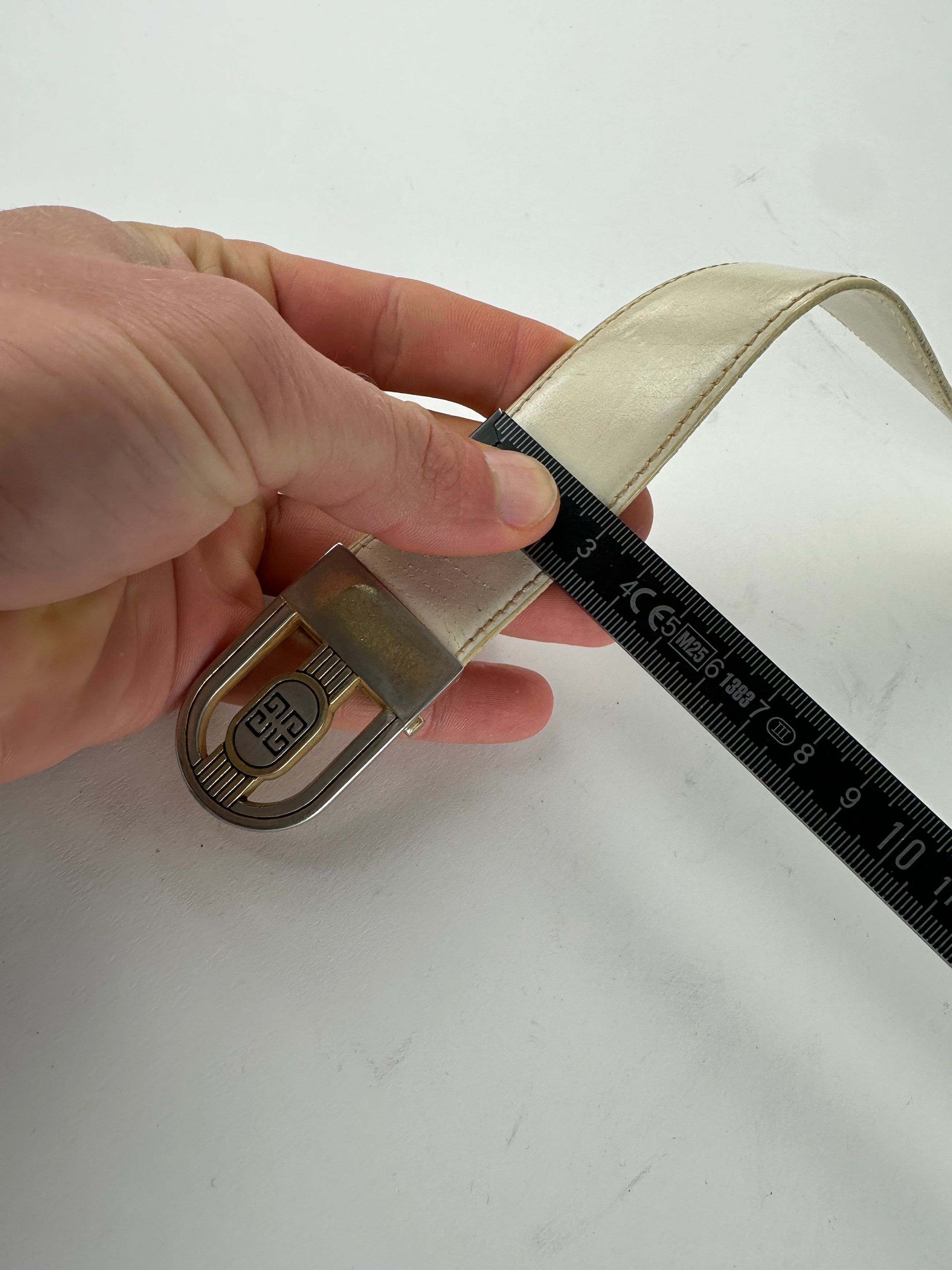 Givenchy Vintage Leather Belt White Size ONE SIZE - 9 Thumbnail