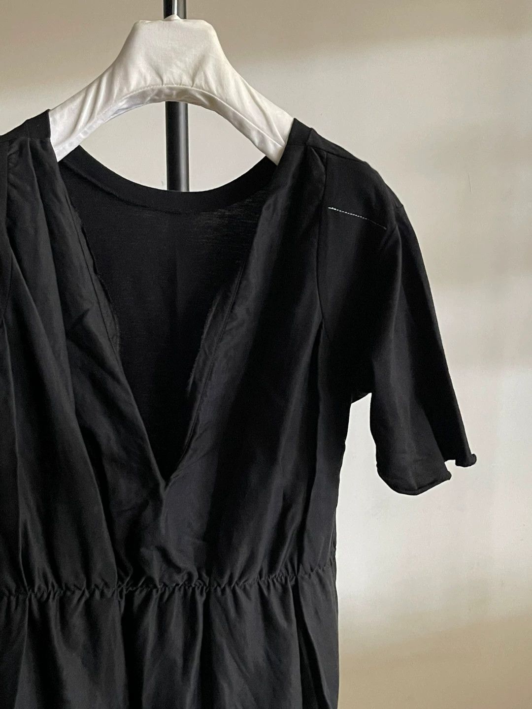 Maison Margiela Maison Margiela V-neck T-shirt Skirt Size XS / US 0-2 / IT 36-38 - 5 Thumbnail