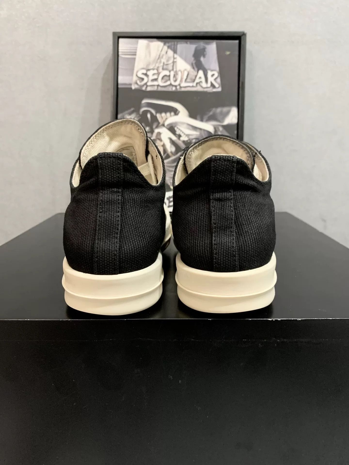 Rick Owens Drkshdw Rick Owens DRKSHDW Canvas Low-Top Sneakers Size US 5 / IT 35 - 7 Thumbnail