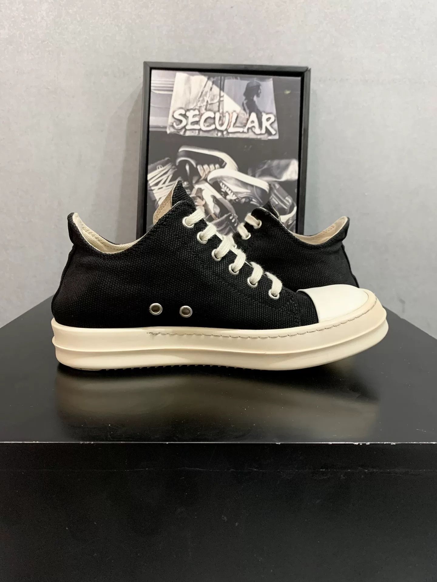 Rick Owens Drkshdw Rick Owens DRKSHDW Canvas Low-Top Sneakers Size US 5 / IT 35 - 5 Thumbnail