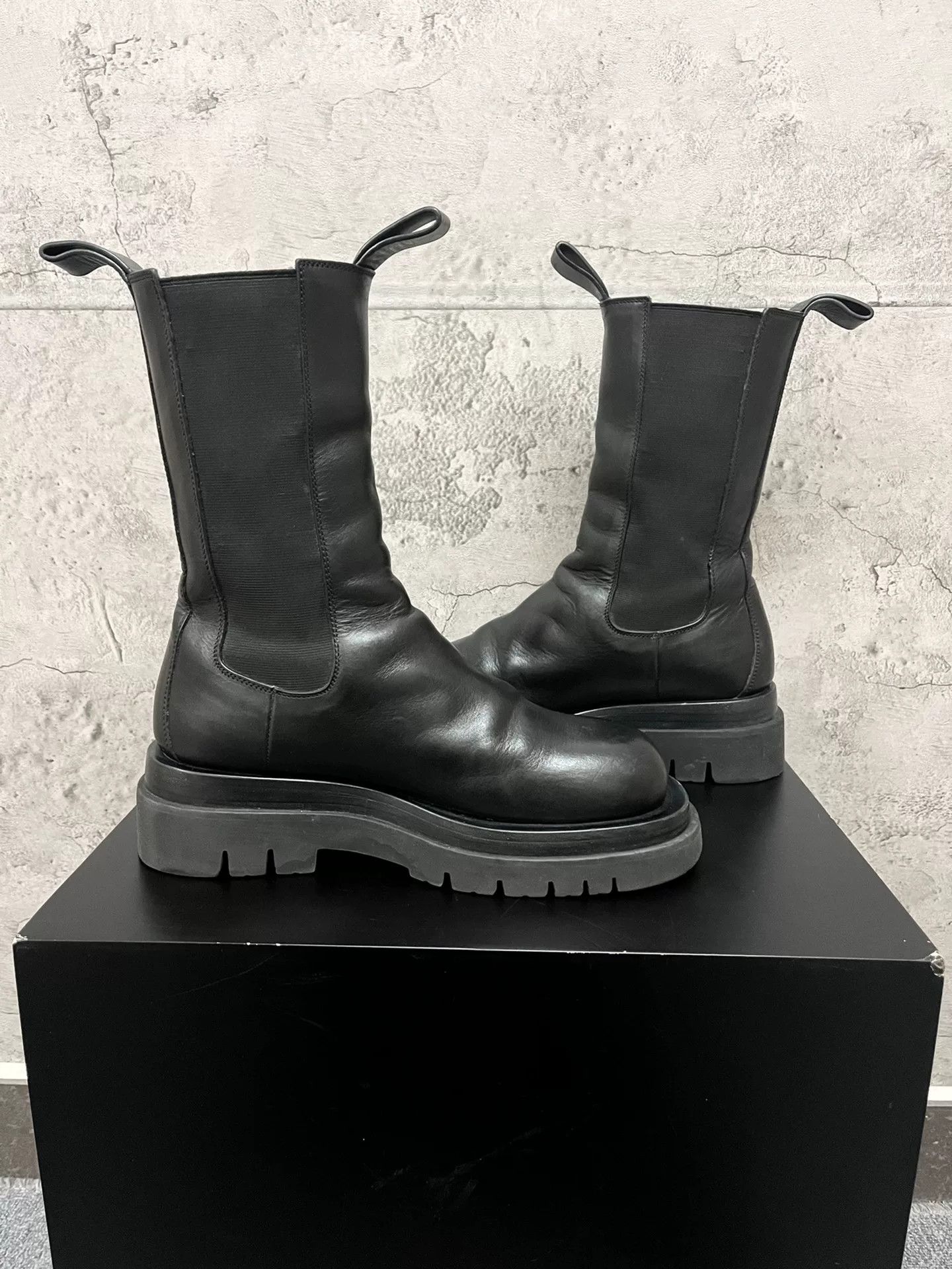 Bottega Veneta Bottega Veneta Lug Sole Chelsea Boots Size US 7 / IT 37 - 3 Thumbnail