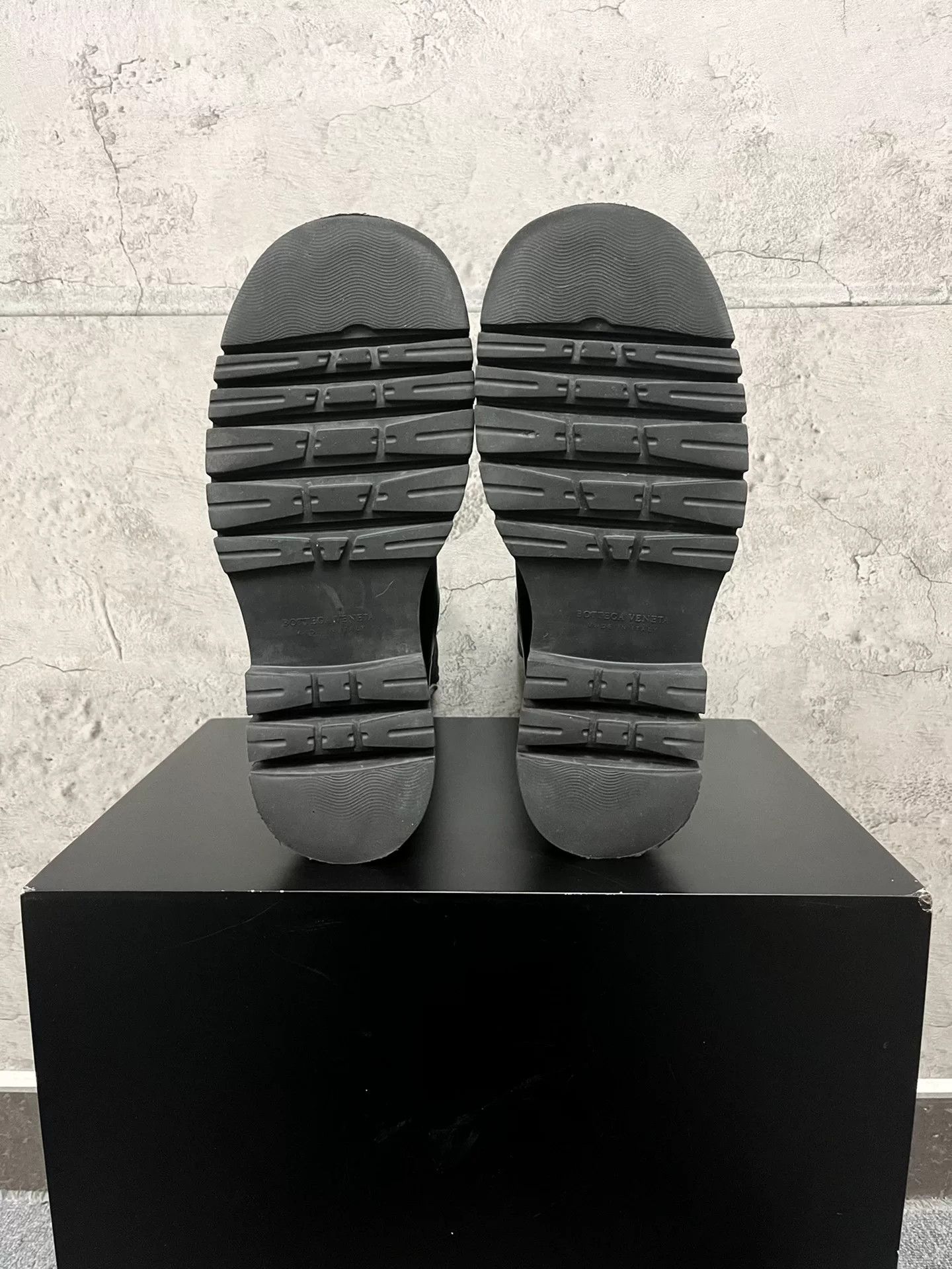 Bottega Veneta Bottega Veneta Lug Sole Chelsea Boots Size US 7 / IT 37 - 5 Thumbnail